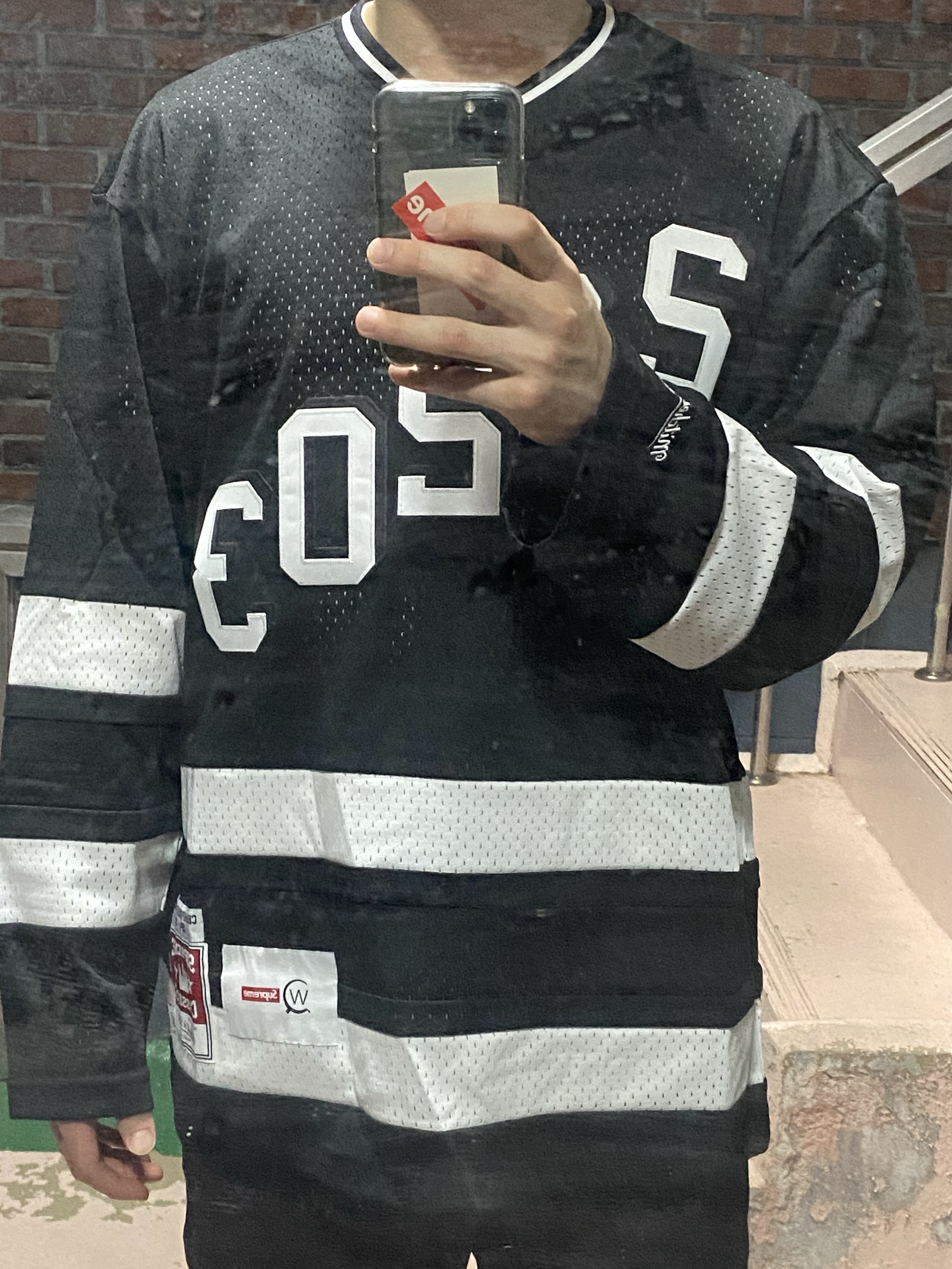 Supreme x WTAPS Mitchell & Ness Hockey Jersey Black - 21FW 착용 스타일