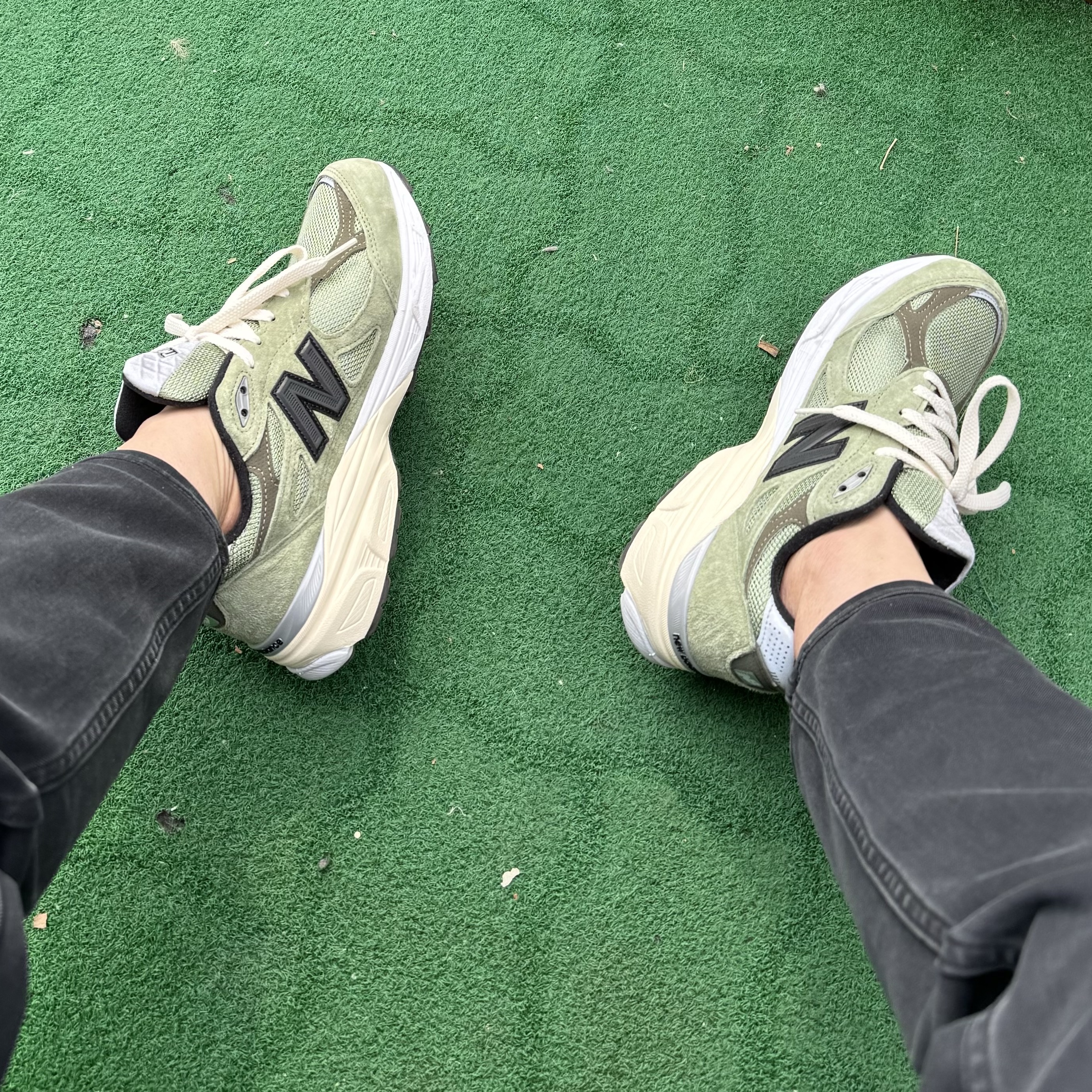 New Balance x JJJJound 990v3 Olive 착용 스타일 - 2