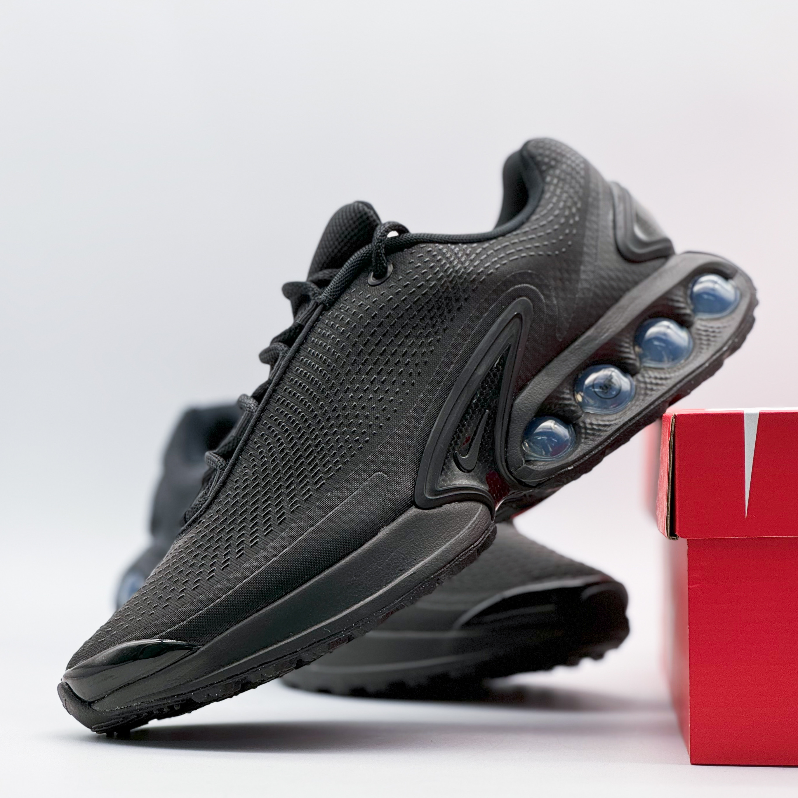 Nike Air Max Dn Black Grey 착용 스타일 - 4