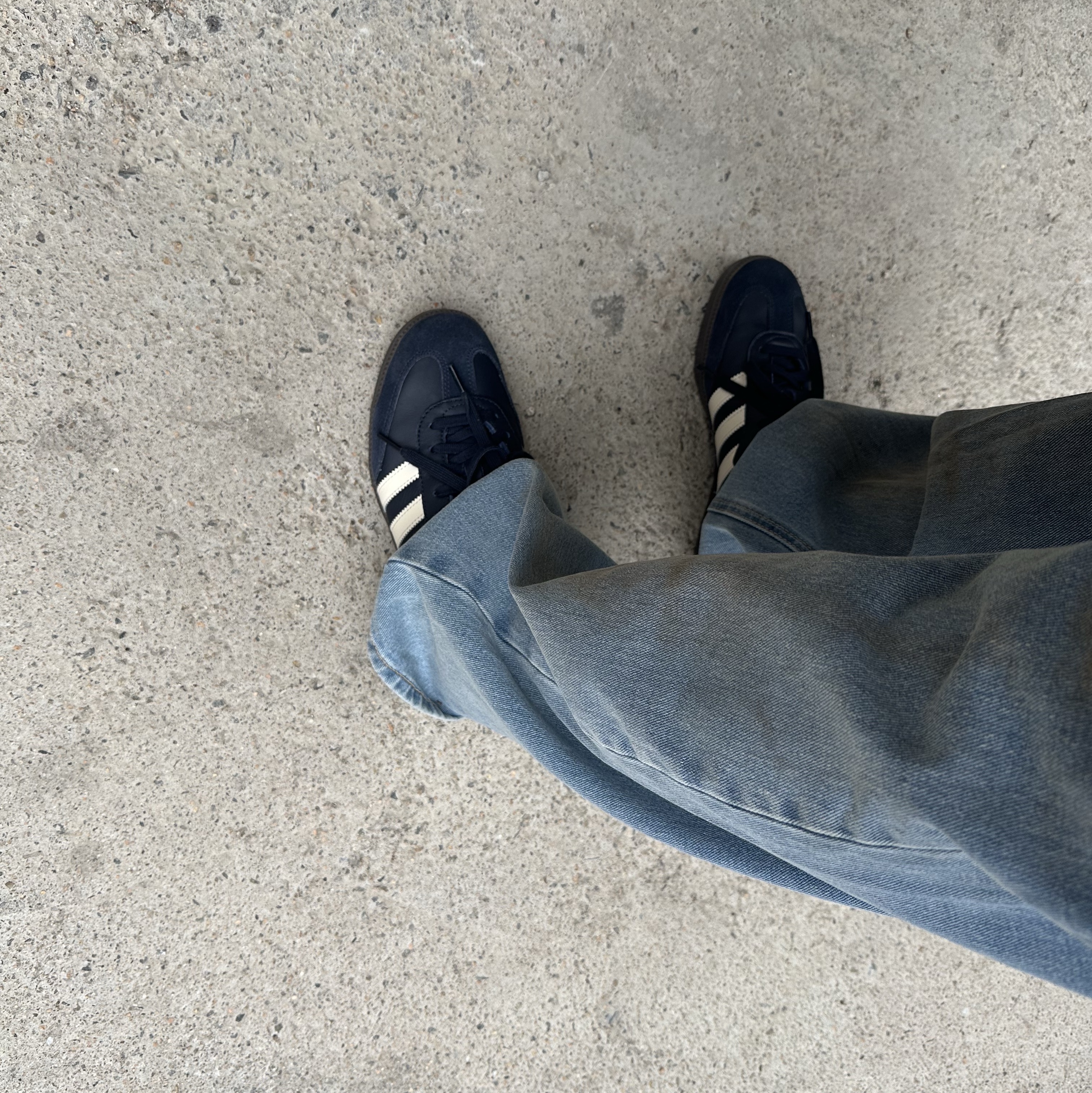 Adidas Samba OG Night Navy Cream White 착용 스타일