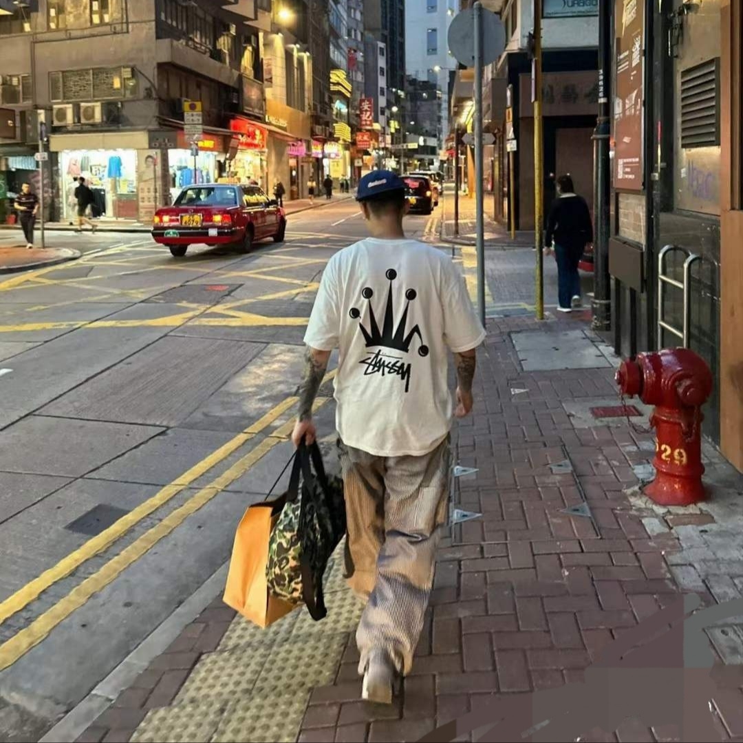 Stussy Regal Crown Pigment Dyed T-Shirt Natural 착용 스타일