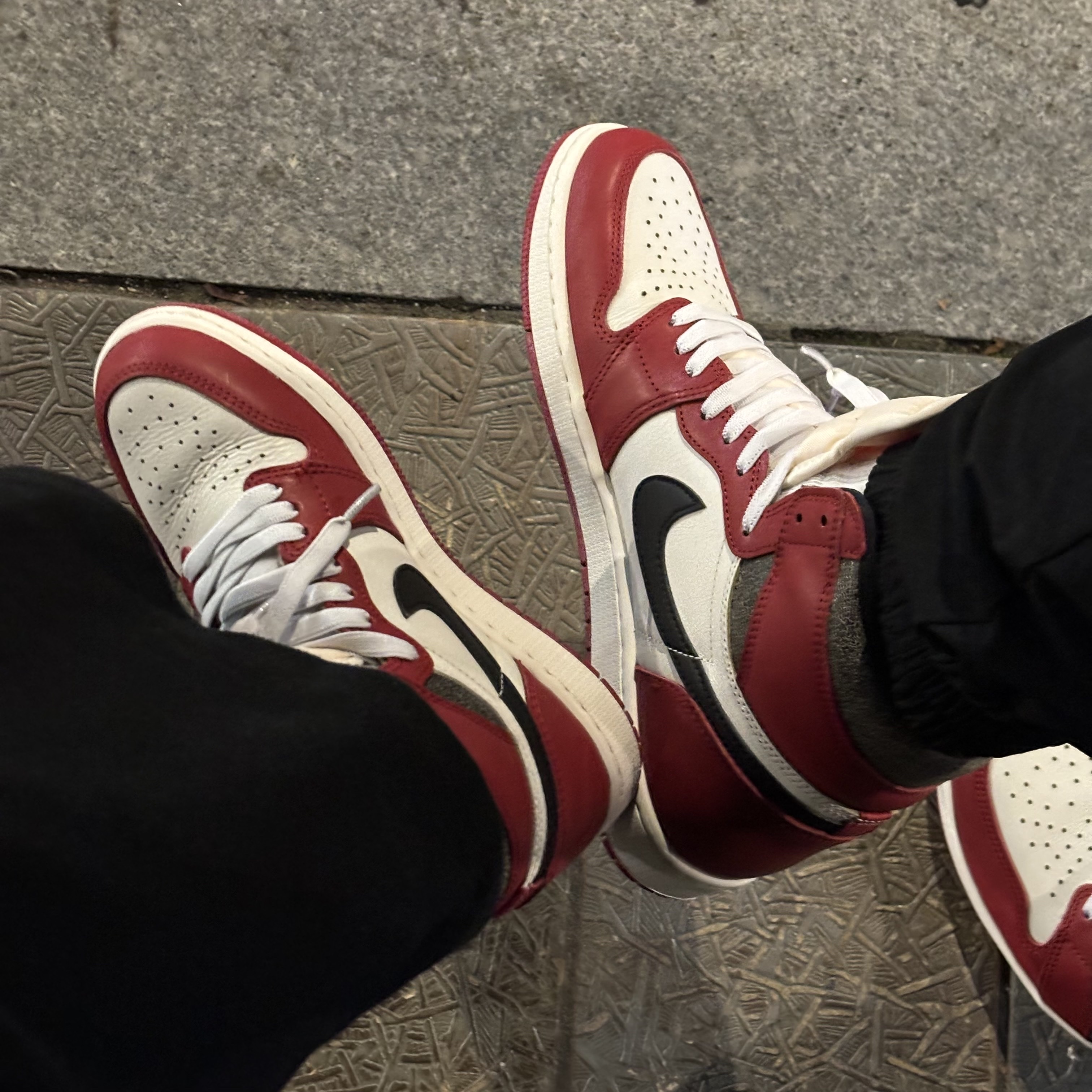 (GS) Jordan 1 Retro High OG Chicago 2022, Jordan 1 Retro High OG Chicago 2022 착용 스타일