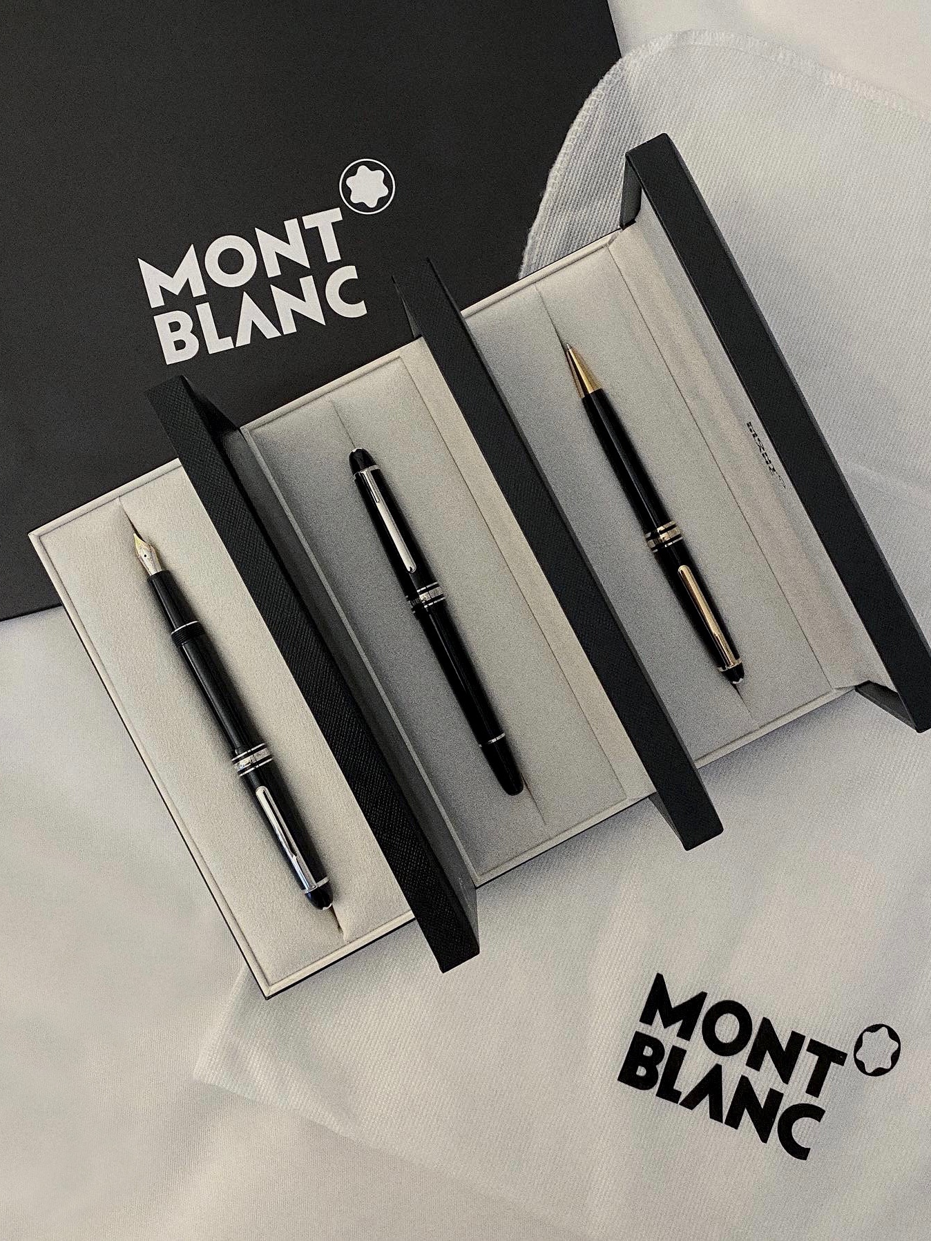 Montblanc Meisterstuck Key Case Black, Montblanc Meisterstuck 6cc Money Clip Wallet Black 착용 스타일 - 3