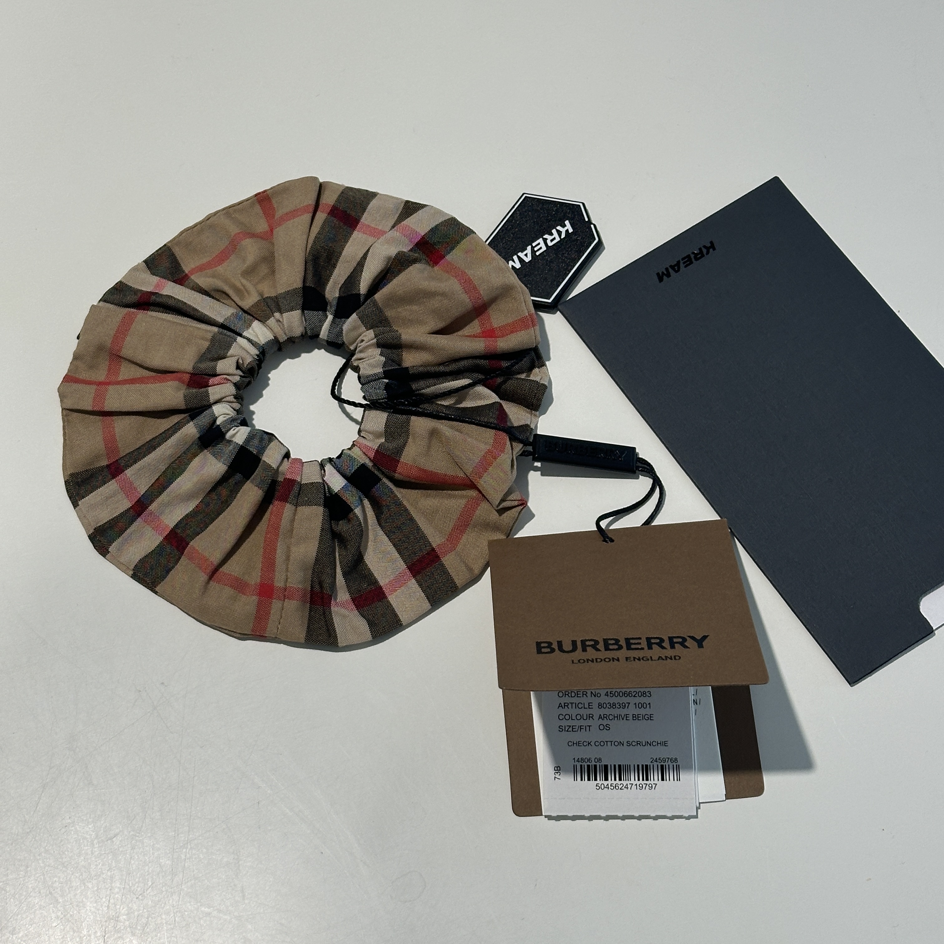 (Kids) Burberry Vintage Check Cotton Scrunchie Archive Beige 착용 스타일 - 3