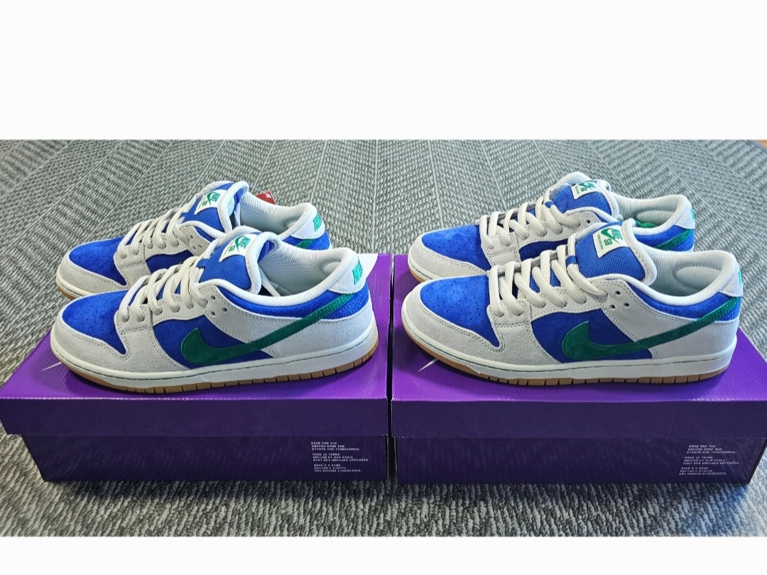 Nike SB Dunk Low Pro Phantom and Hyper Royal 착용 스타일 - 1