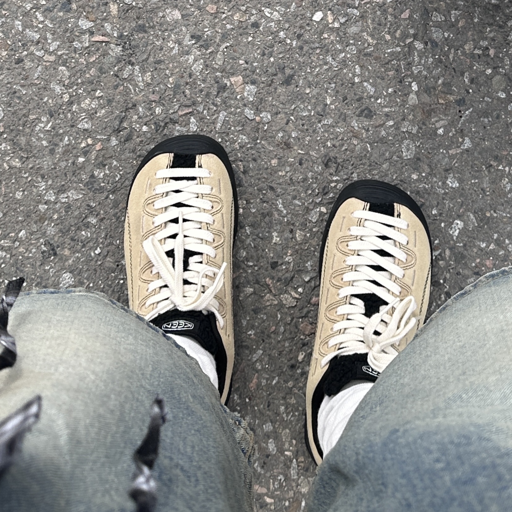 (W) Keen x Omashande Jasper Sneakers Boulder Black 착용 스타일 - 1