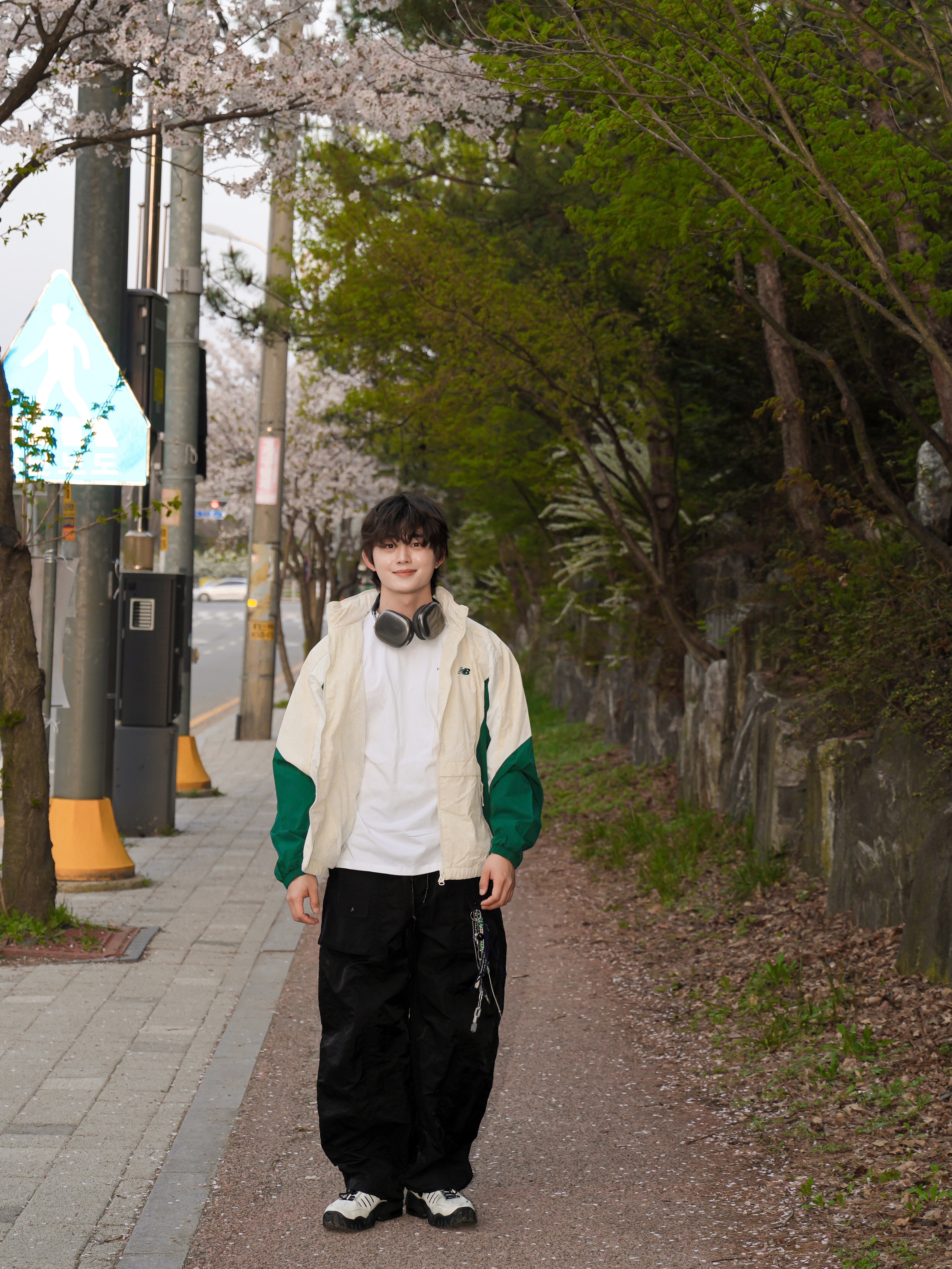 Nike x Ambush Air Adjust Force SP Summit White and Black, Nocle Tessel Charm Blue 착용 스타일 - 1
