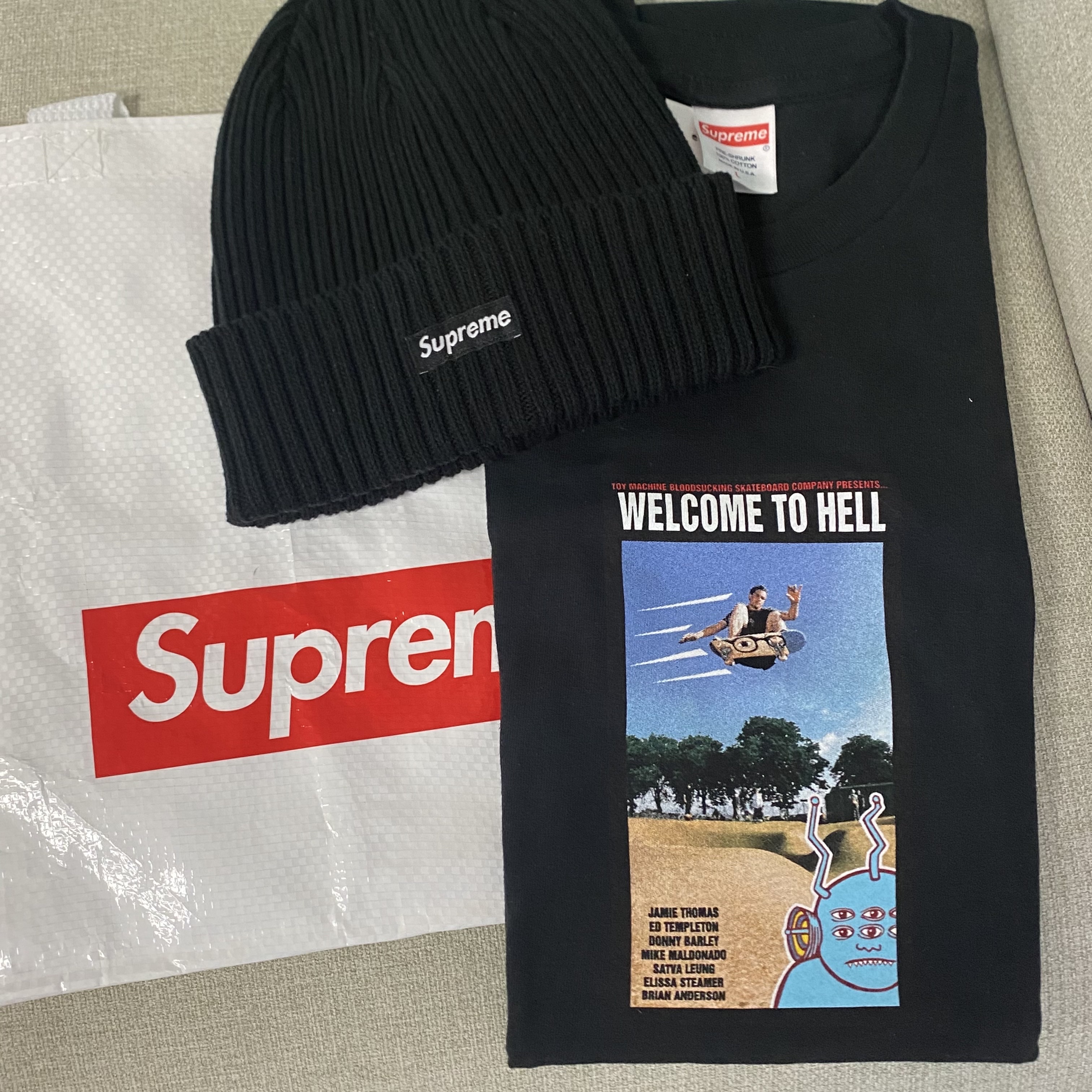 Supreme x Toy Machine Welcome To Hell T-Shirt Black - 24SS, Supreme Overdyed Beanie Black 착용 스타일