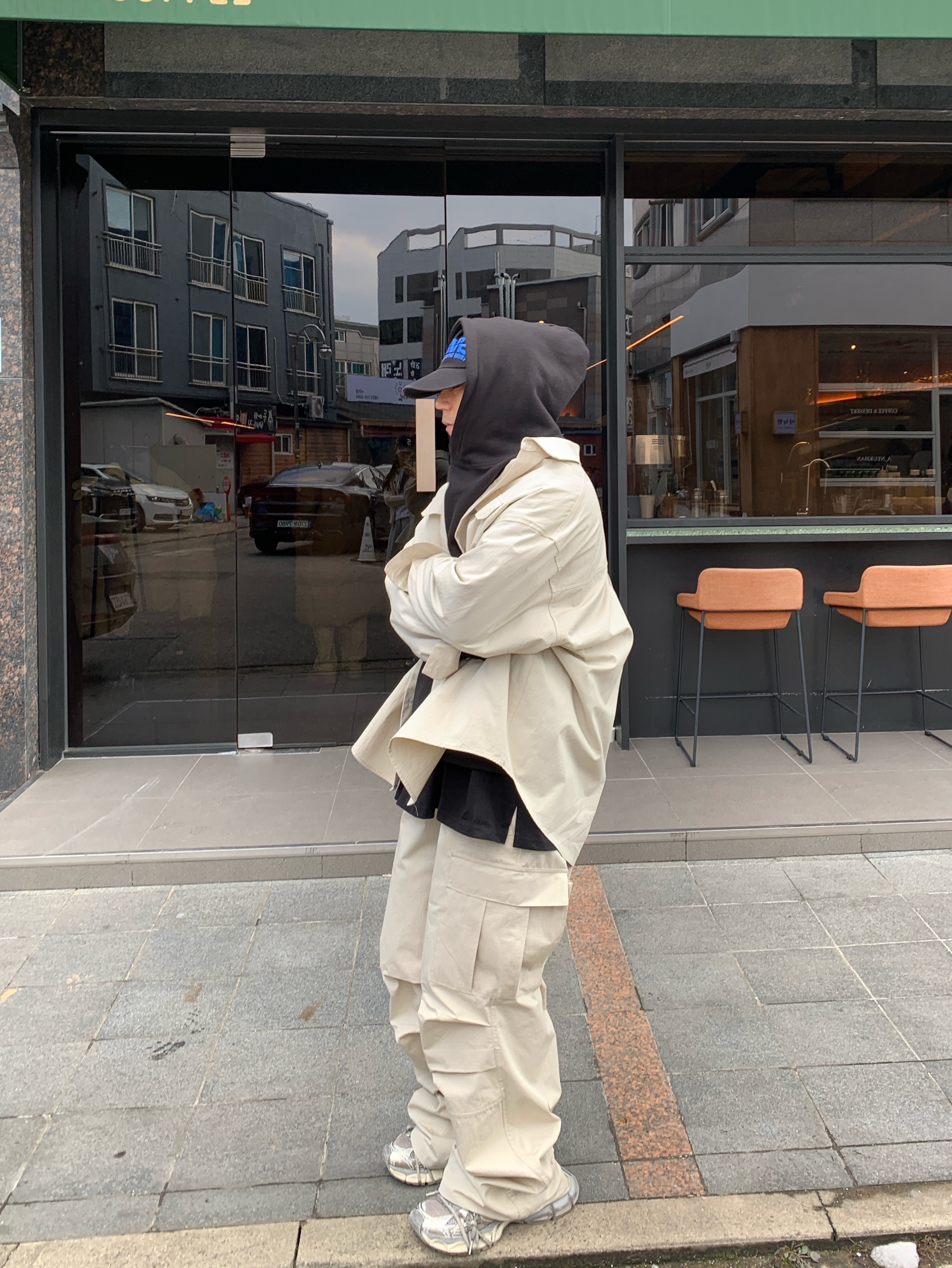 Balenciaga 3XL Sneakers Light Beige 착용 스타일 - 1