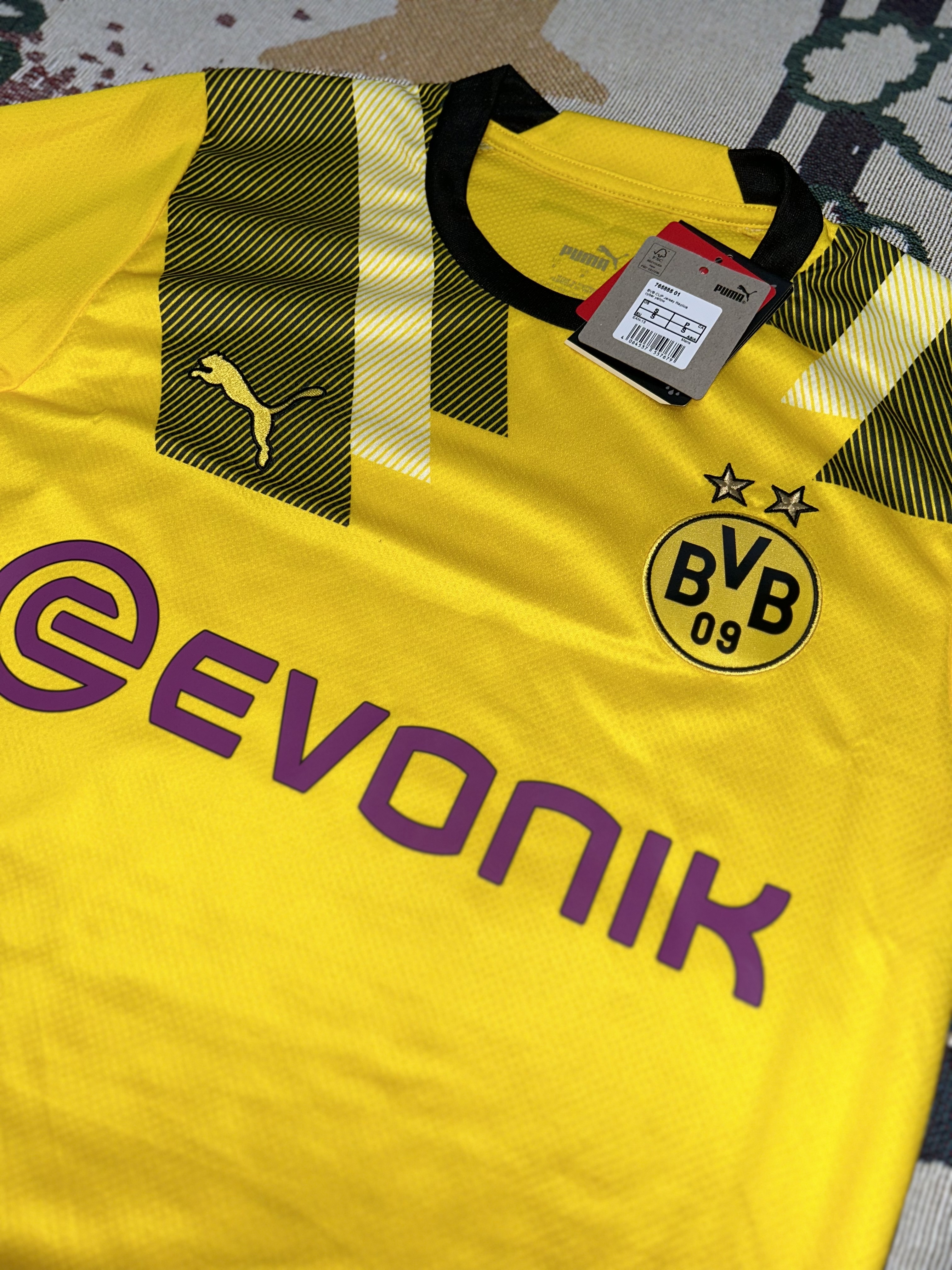Puma Borussia Dortmund 2022/23 Cup Jersey Replica Yellow (Non Marking Ver.) 착용 스타일 - 1