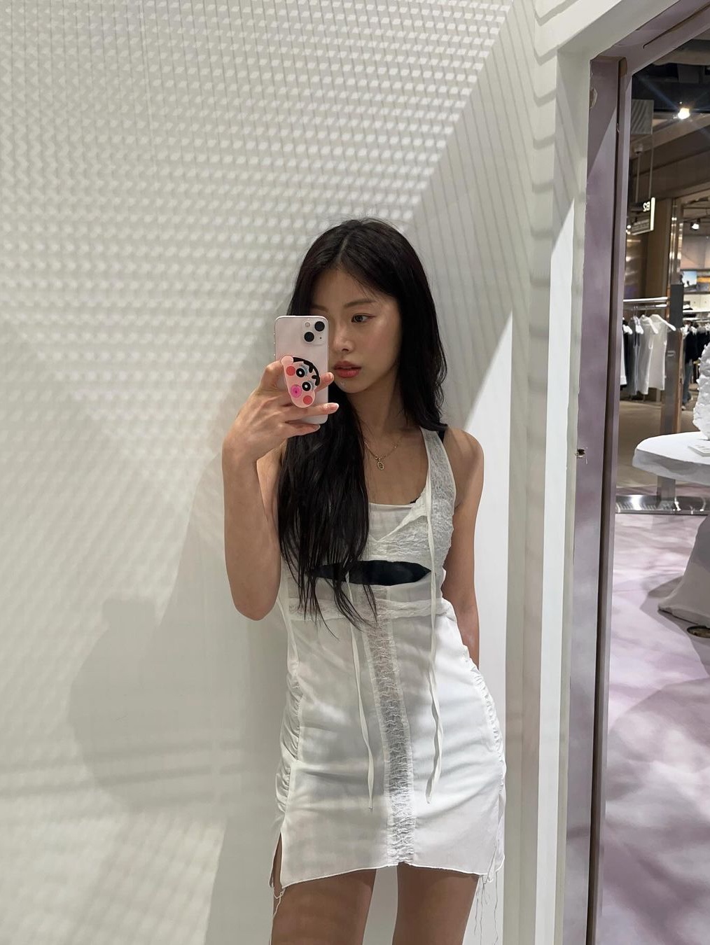 [KREAM 단독] Bonnae Women Cross Cut Out Dress Black, [KREAM 단독] Bonnae Women Cross Cut Out Dress White 착용 스타일