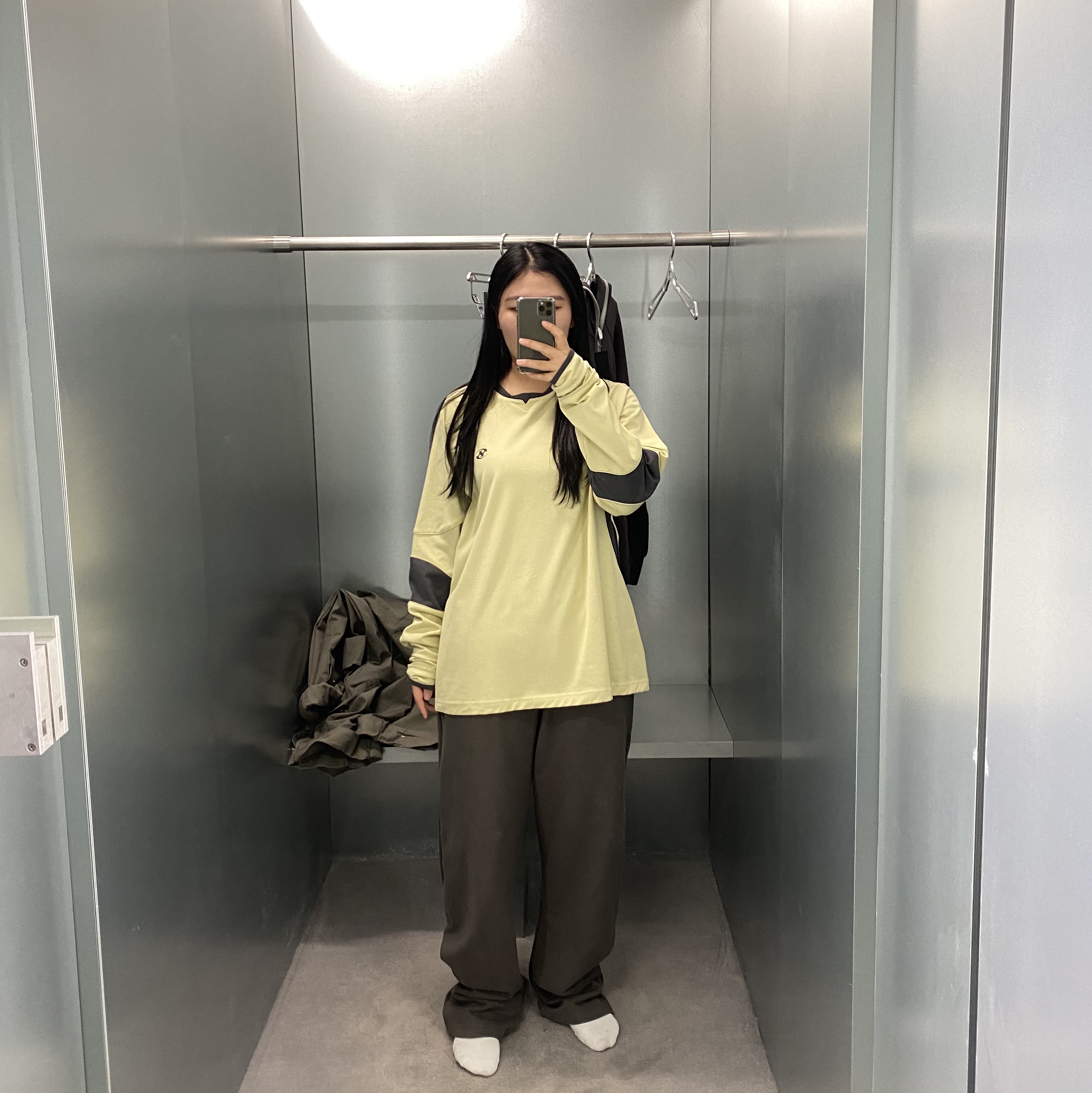 Sansan Gear Piping Block Long Sleeves Yellow - 24SS, Sansan Gear Panelded Sweat Pants Brown  - 23FW 착용 스타일 - 1