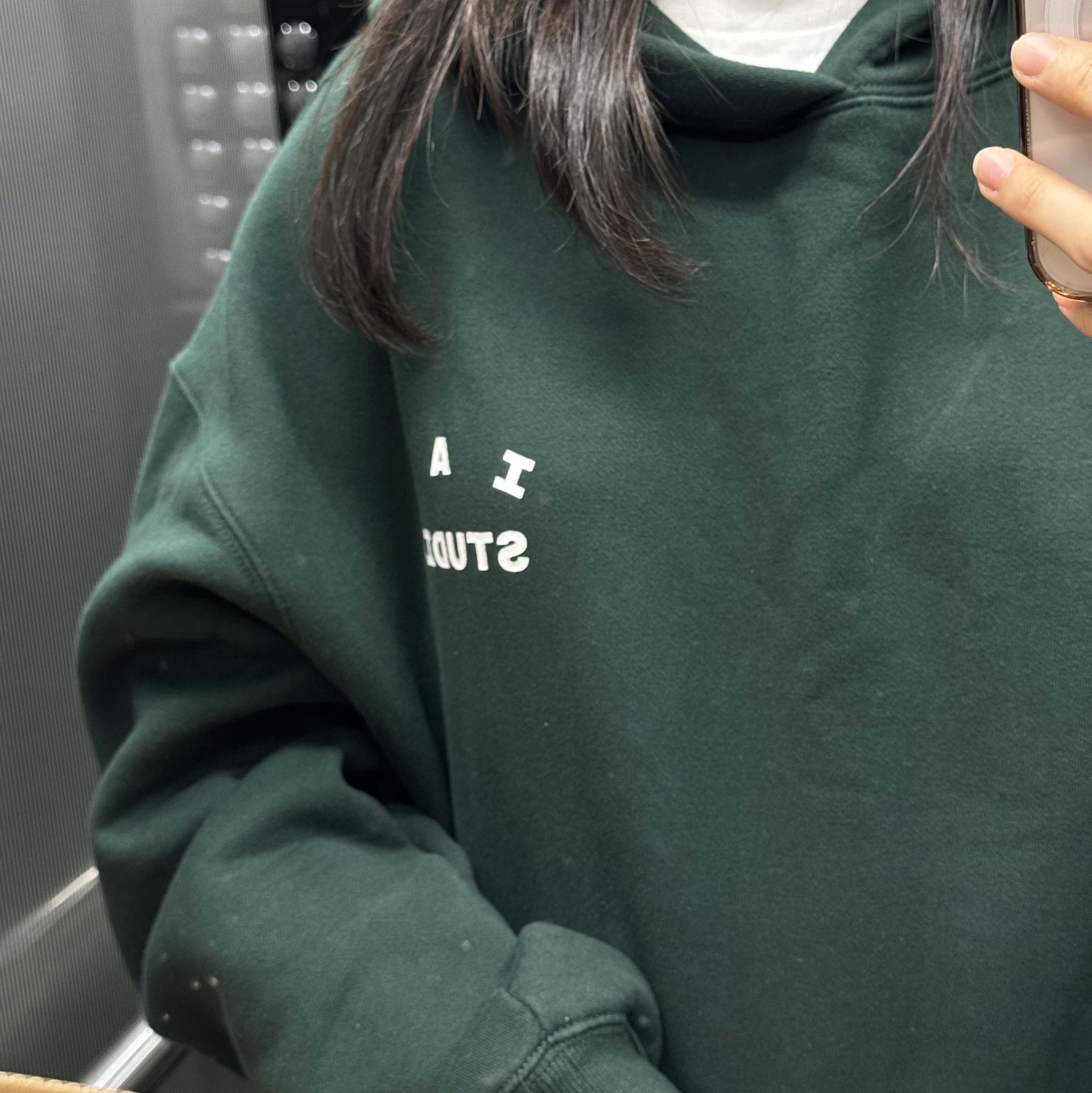 IAB Studio Hoodie Deep Green 착용 스타일