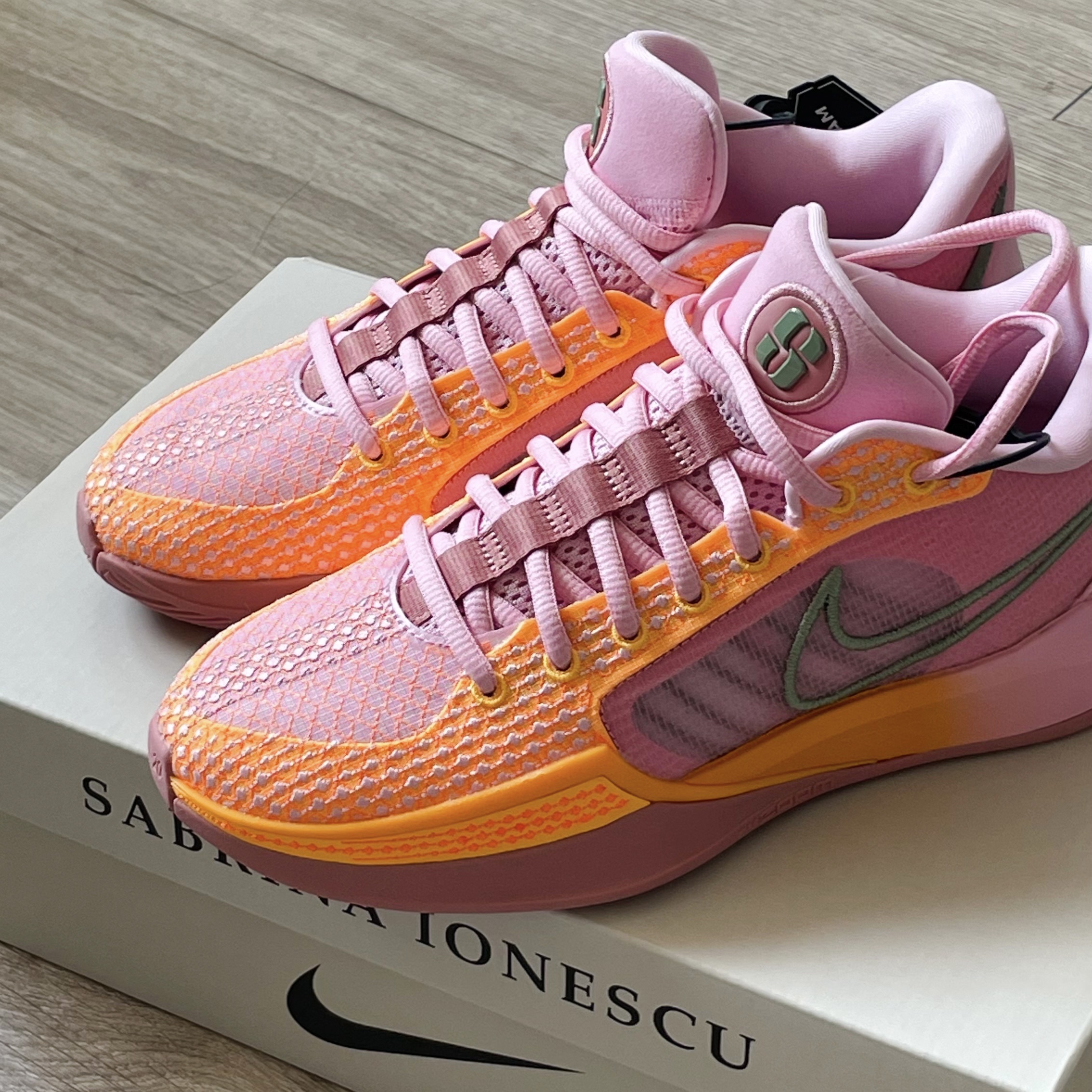 Nike Sabrina 1 EP West Coast Roots 착용 스타일
