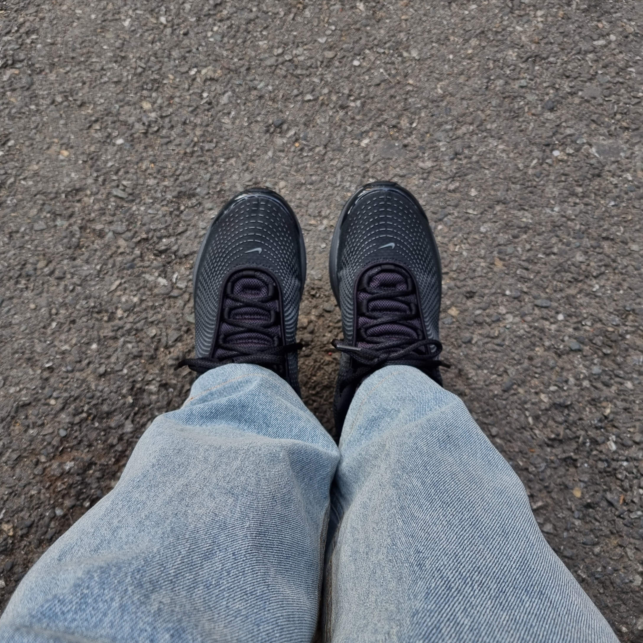Nike Air Max Dn Black Light Crimson 착용 스타일 - 1