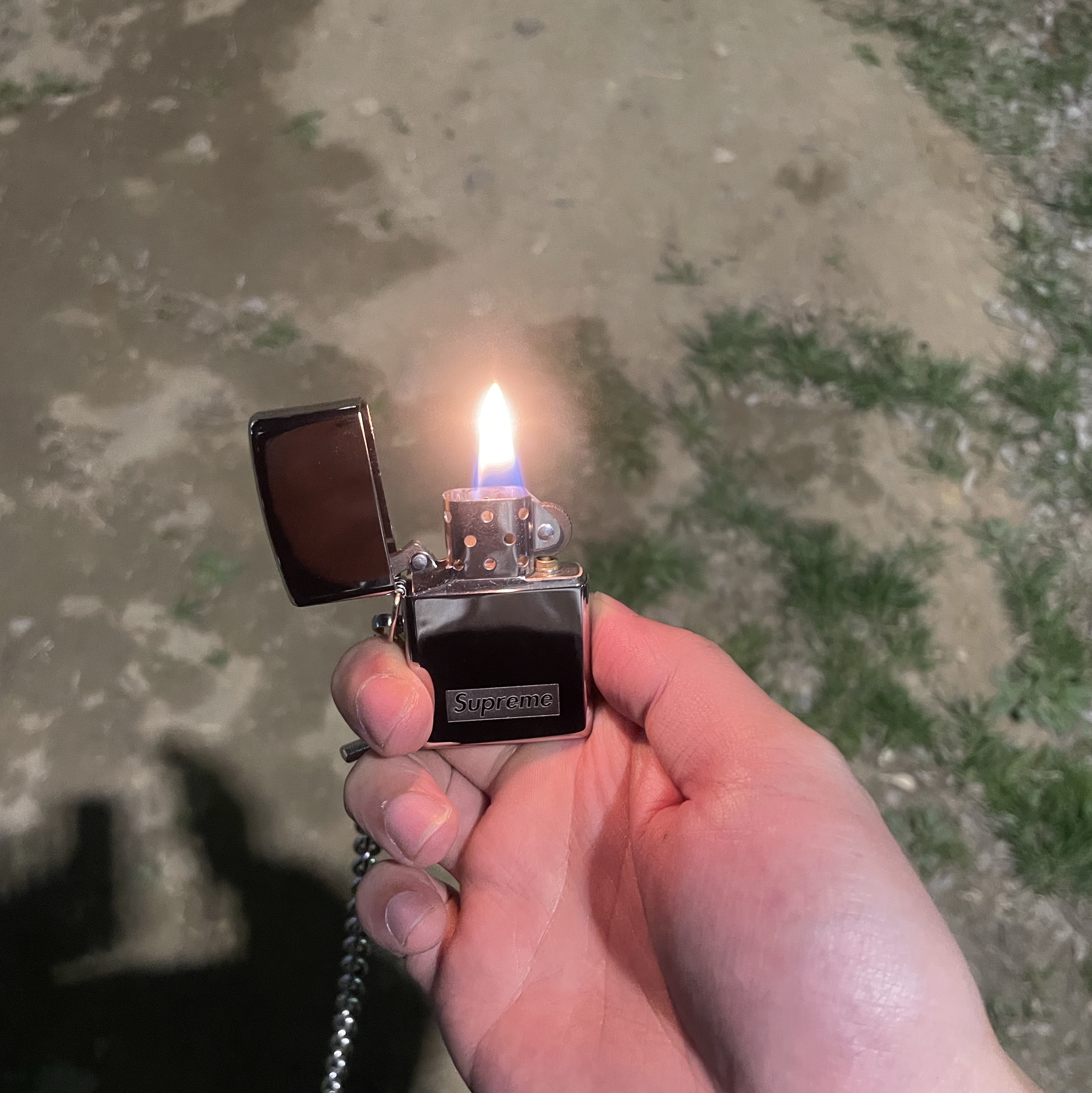 Supreme Chain Zippo Silver - 23SS 착용 스타일 - 5