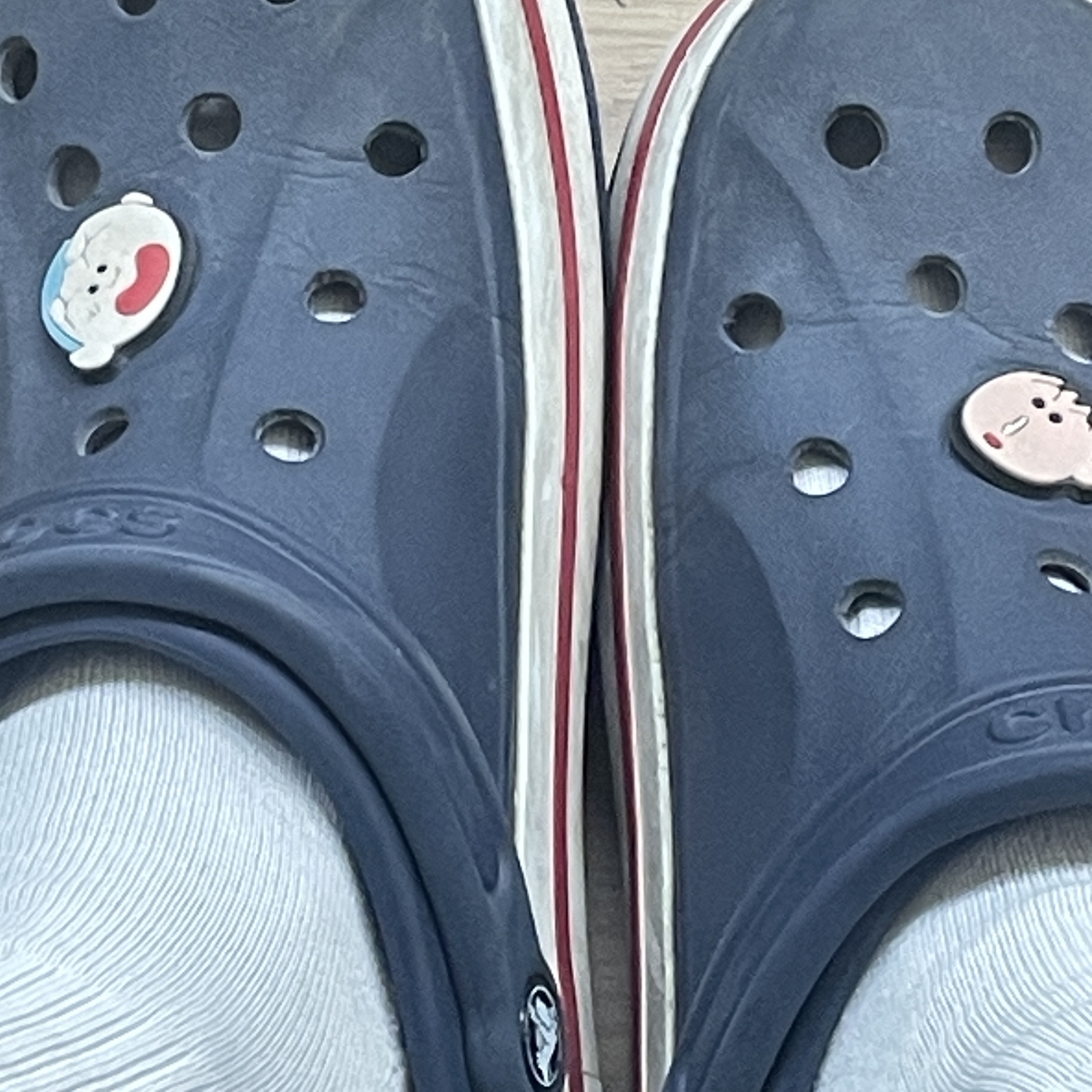 Crocs Bayaband Clog Navy Pepper 착용 스타일