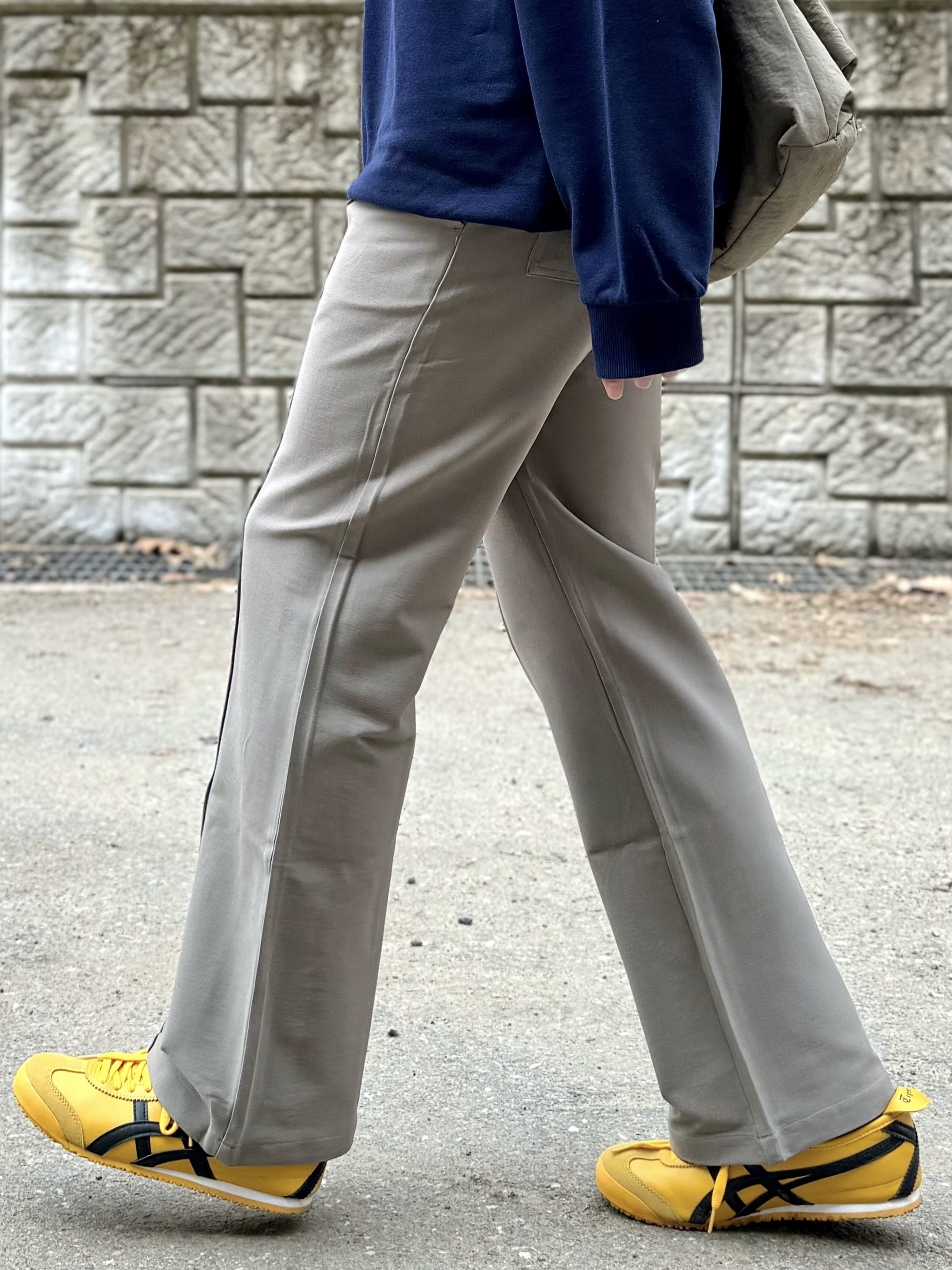 Onitsuka Tiger Mexico 66 Yellow Black 착용 스타일 - 3