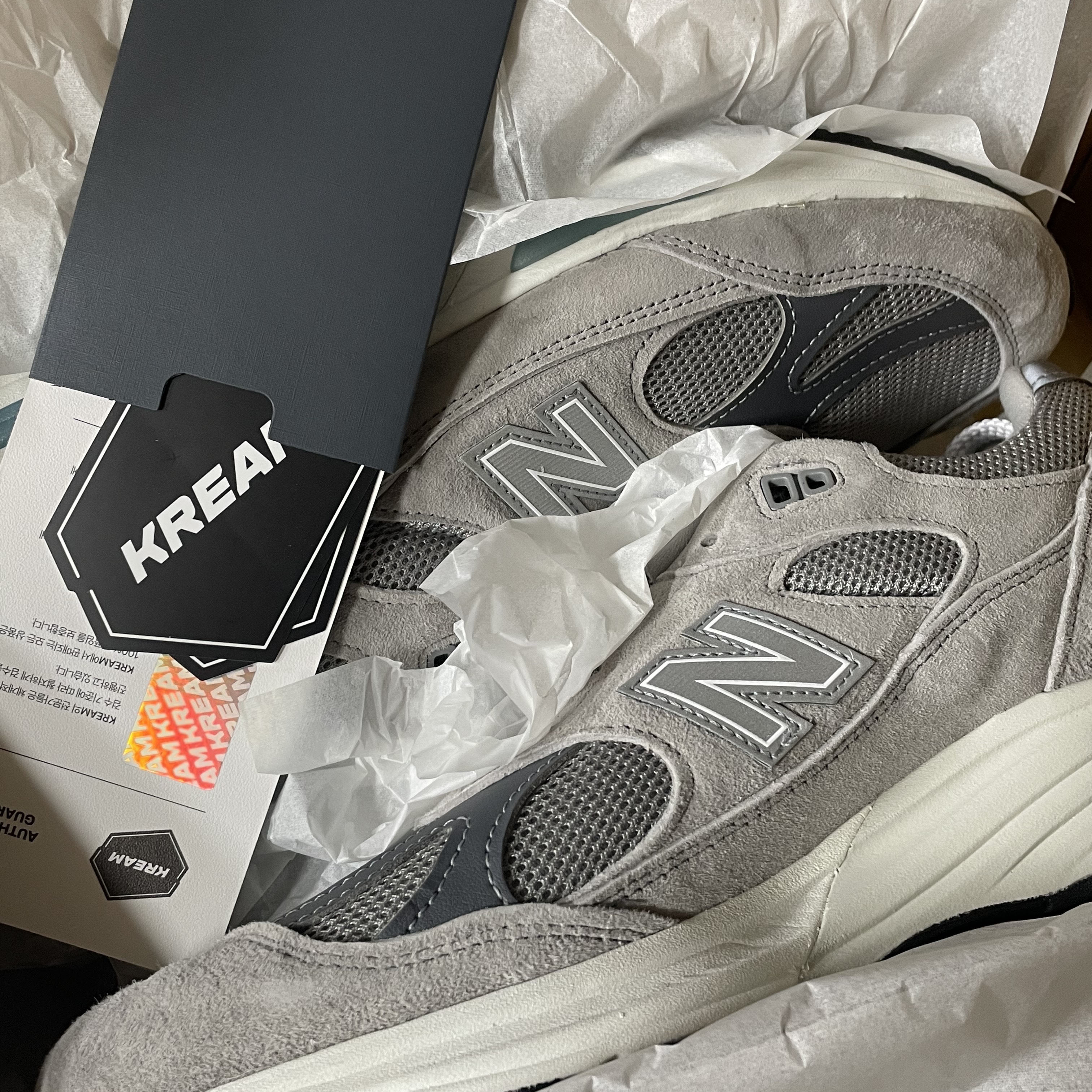 New Balance 991v2 Made in UK Rock Ridge Alloy Silver 착용 스타일 - 2