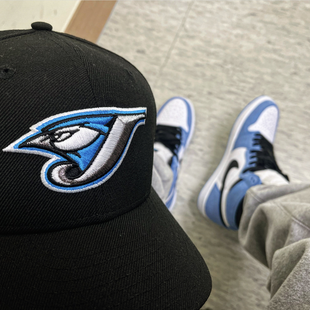 Jordan 1 Retro High OG University Blue 착용 스타일