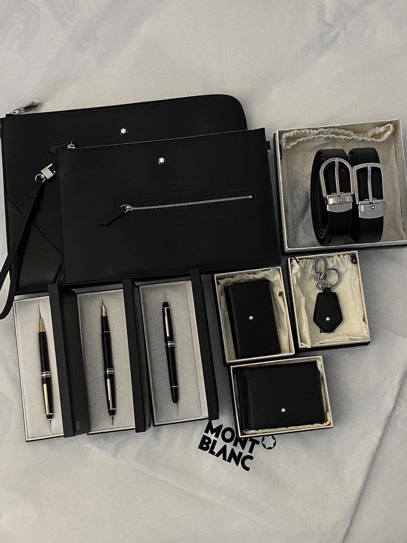 Montblanc Meisterstuck Key Case Black, Montblanc Meisterstuck 6cc Money Clip Wallet Black 착용 스타일 - 2