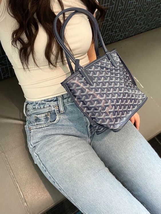 Goyard Anjou Mini Bag Green, Goyard Anjou Mini Bag Black 착용 스타일 - 5