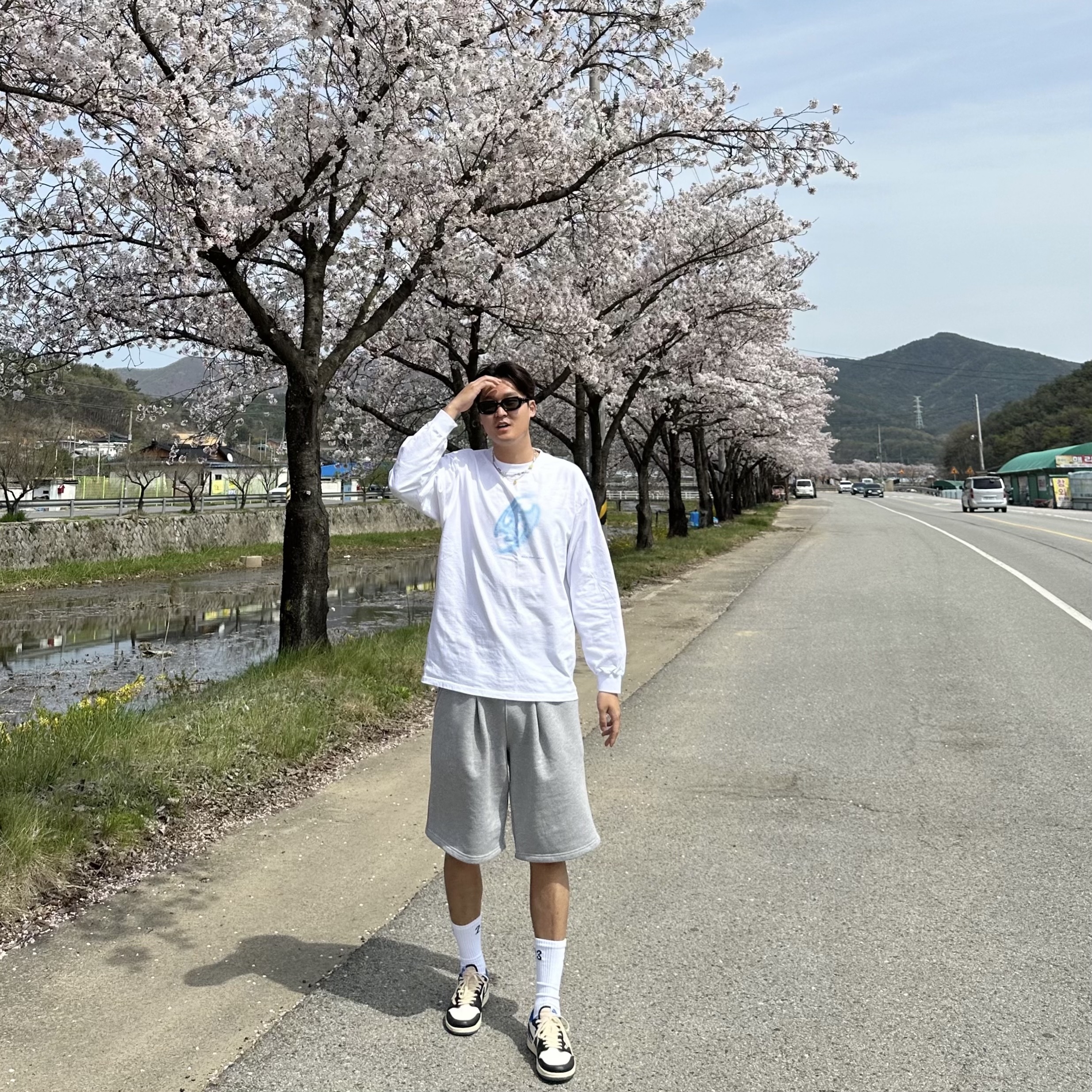 Gentle Monster x Maison Margiela MM106 Black Black, Sansan Gear Long Sleeve T-Shirt White - 22FW 착용 스타일