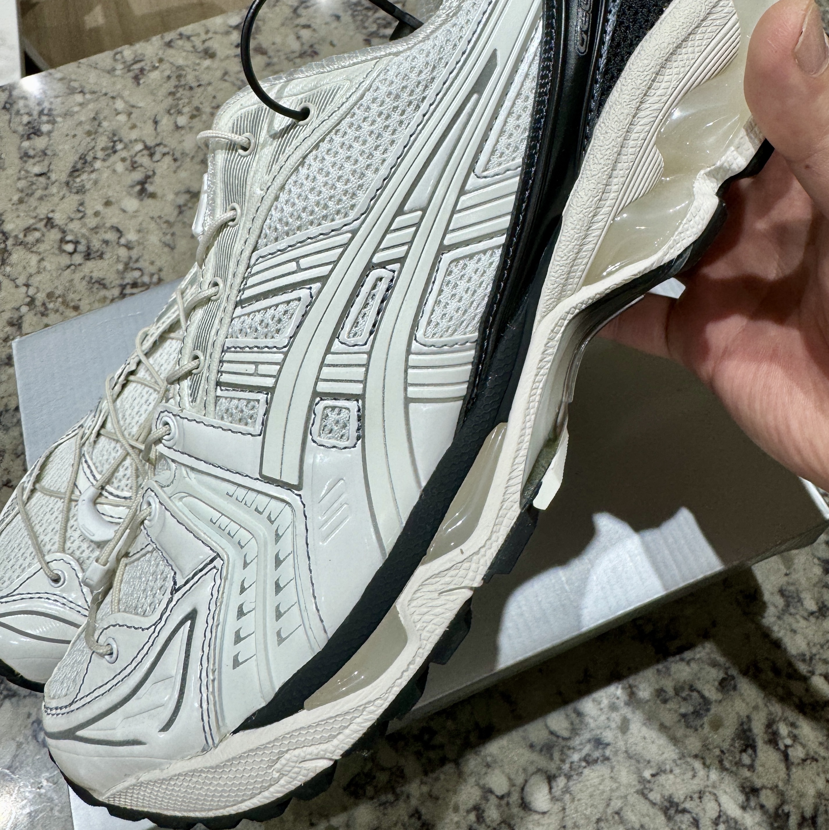 Asics x Unaffected Gel-Kayano 14 Galaxy White 착용 스타일 - 2