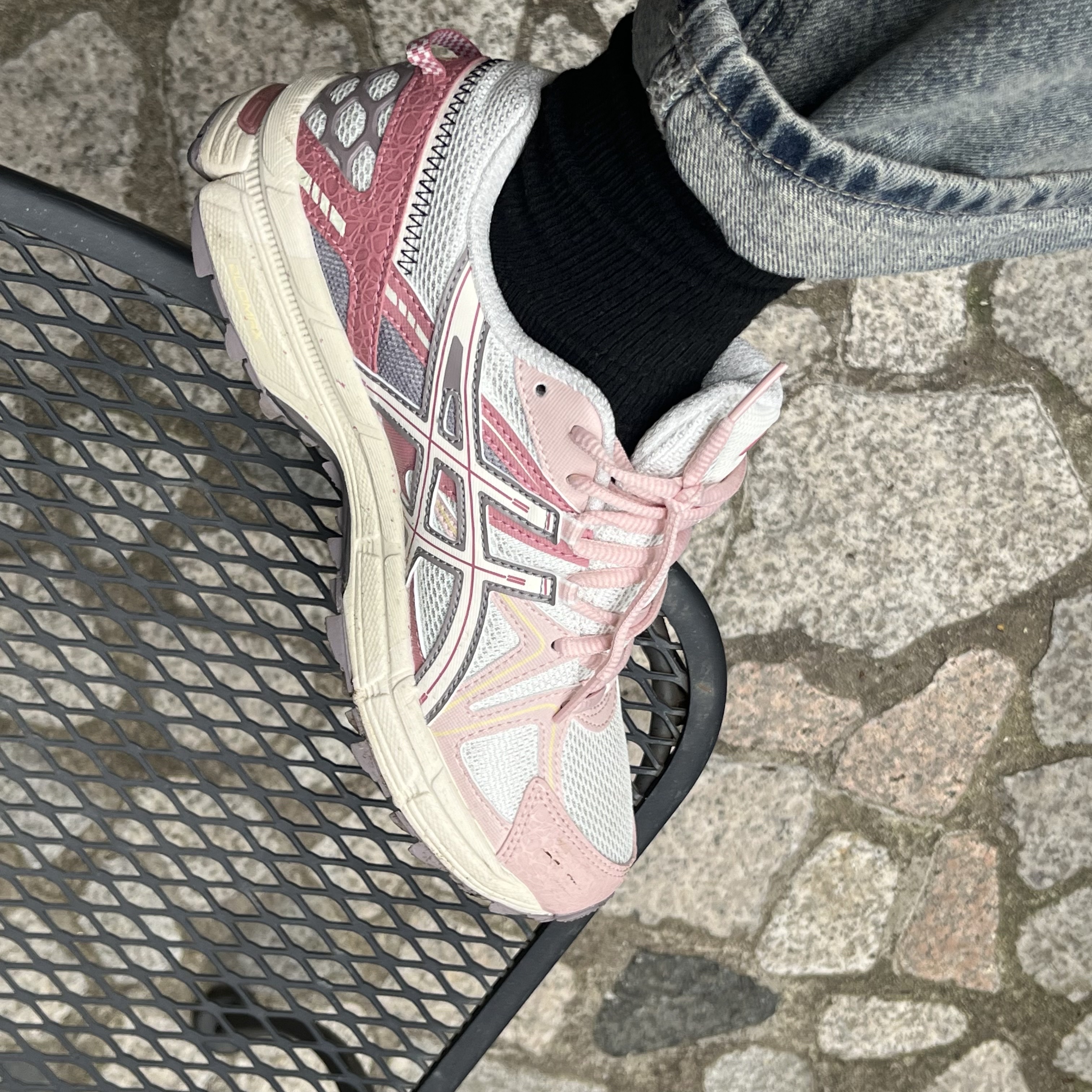 (W) Asics Gel-Kahana 8 White Pink 착용 스타일 - 3