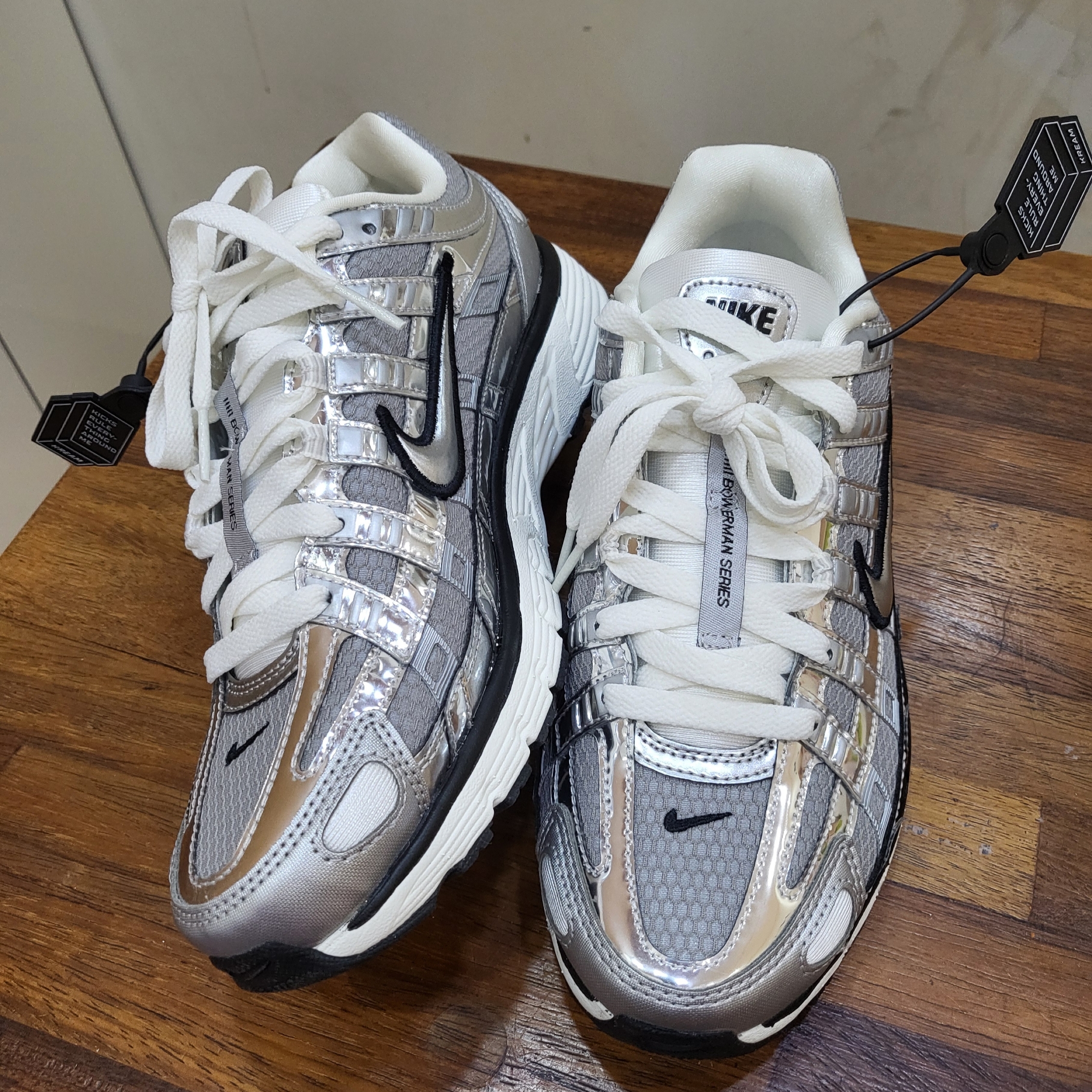 Nike P-6000 Metallic Silver 착용 스타일