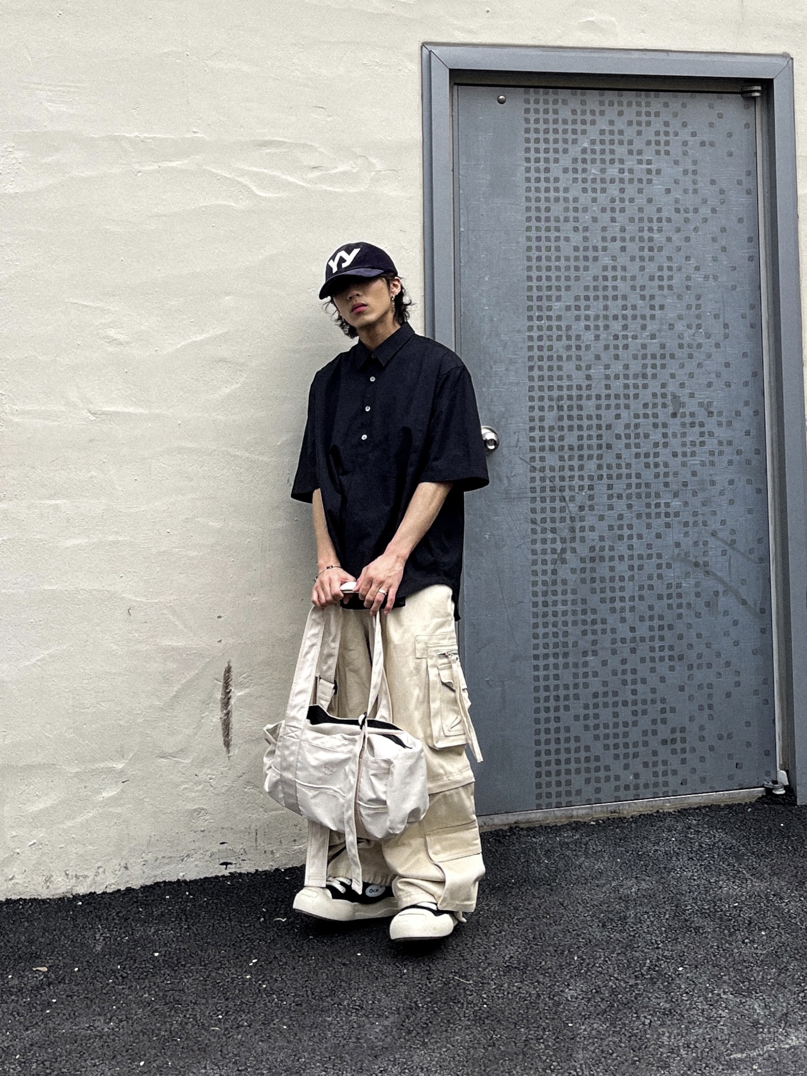 Open Yy Velvet Ball Cap Navy 착용 스타일 - 1