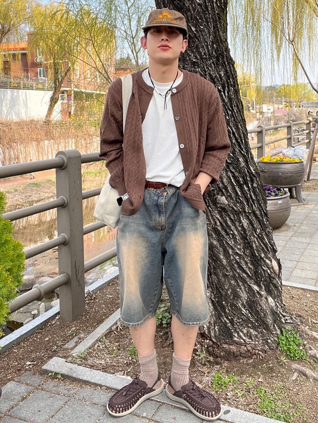 Hello Sunrise Washed OG Logo Ball Cap Camel Brown 착용 스타일 - 1