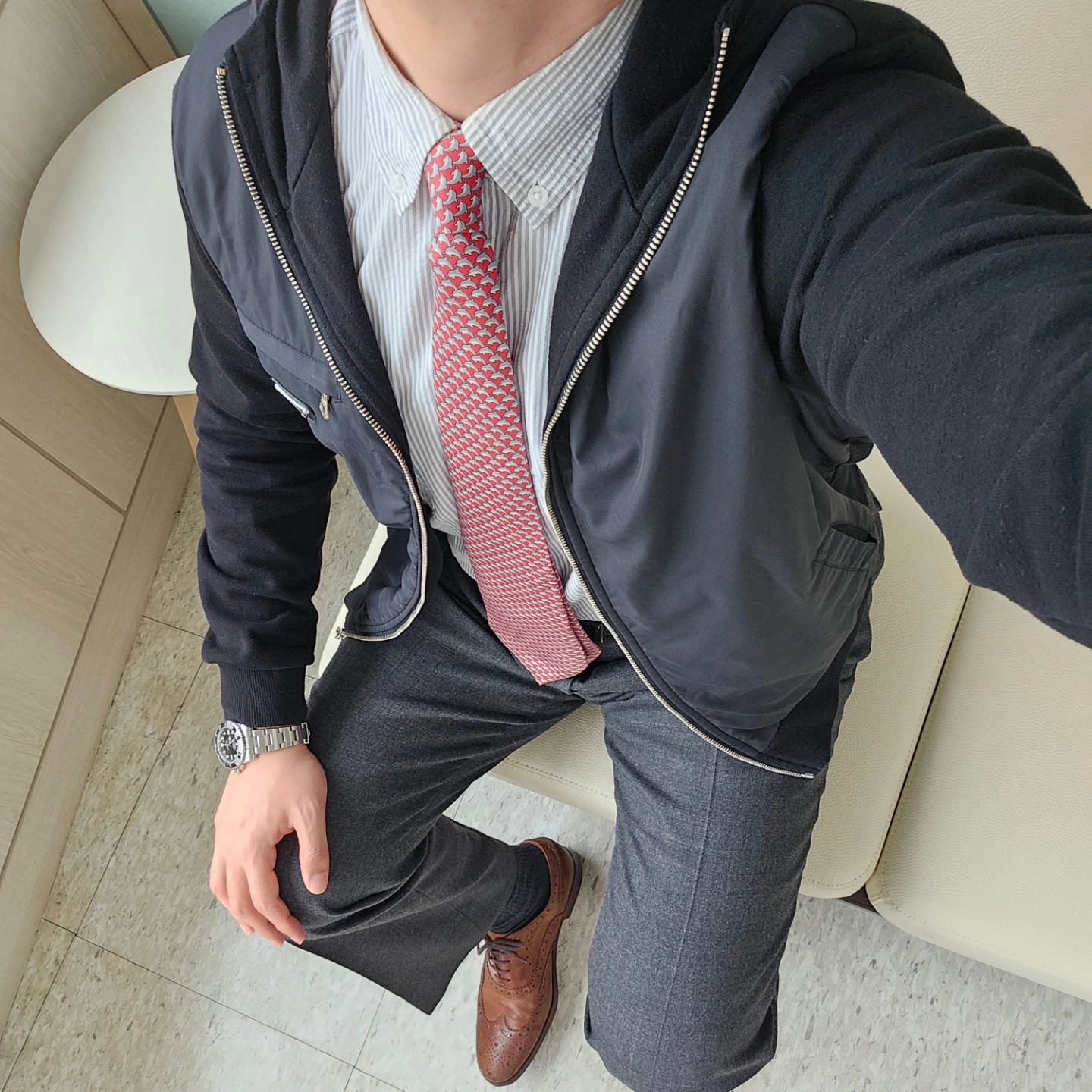 Hermes Miam-Miam Tie Rose Gris Clair Bleu Denim, Prada Hooded Cotton Velvet Blouson Jacket Black 착용 스타일 - 4