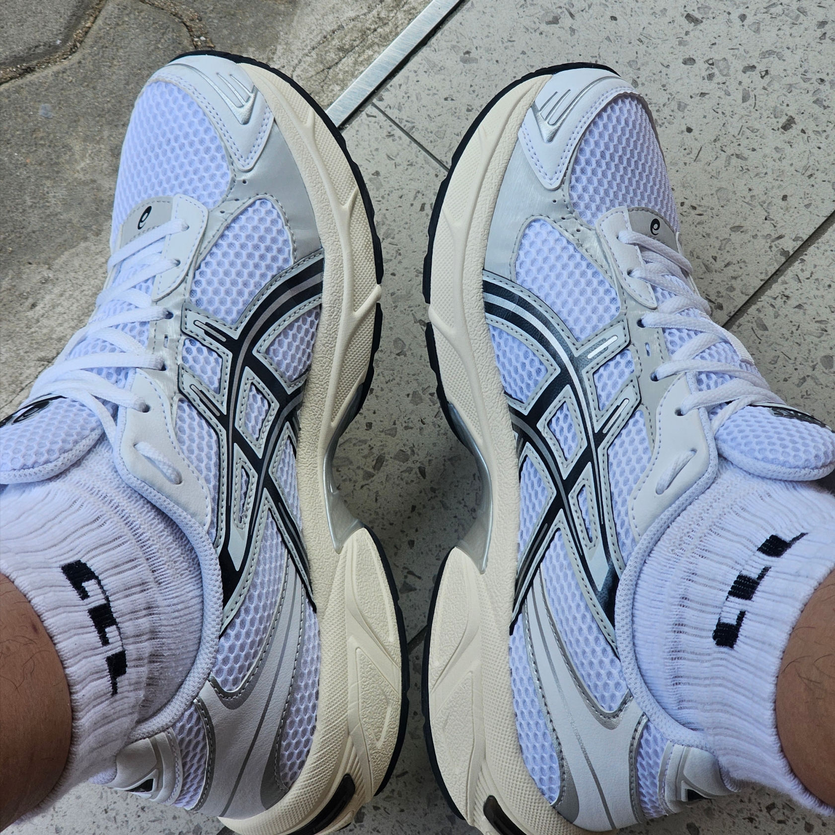 Asics Gel-1130 White Cloud Grey 착용 스타일