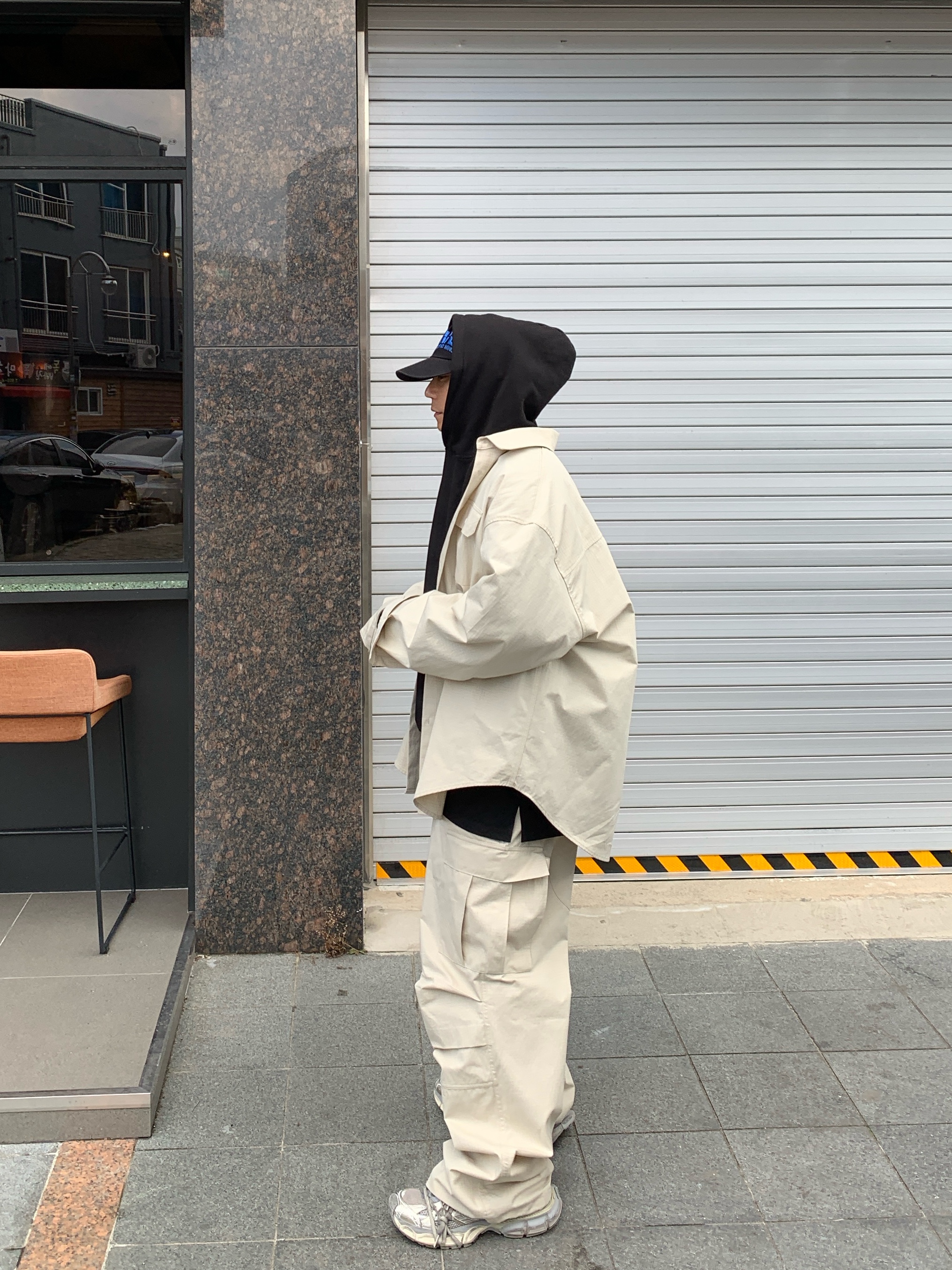 Balenciaga 3XL Sneakers Light Beige 착용 스타일 - 2