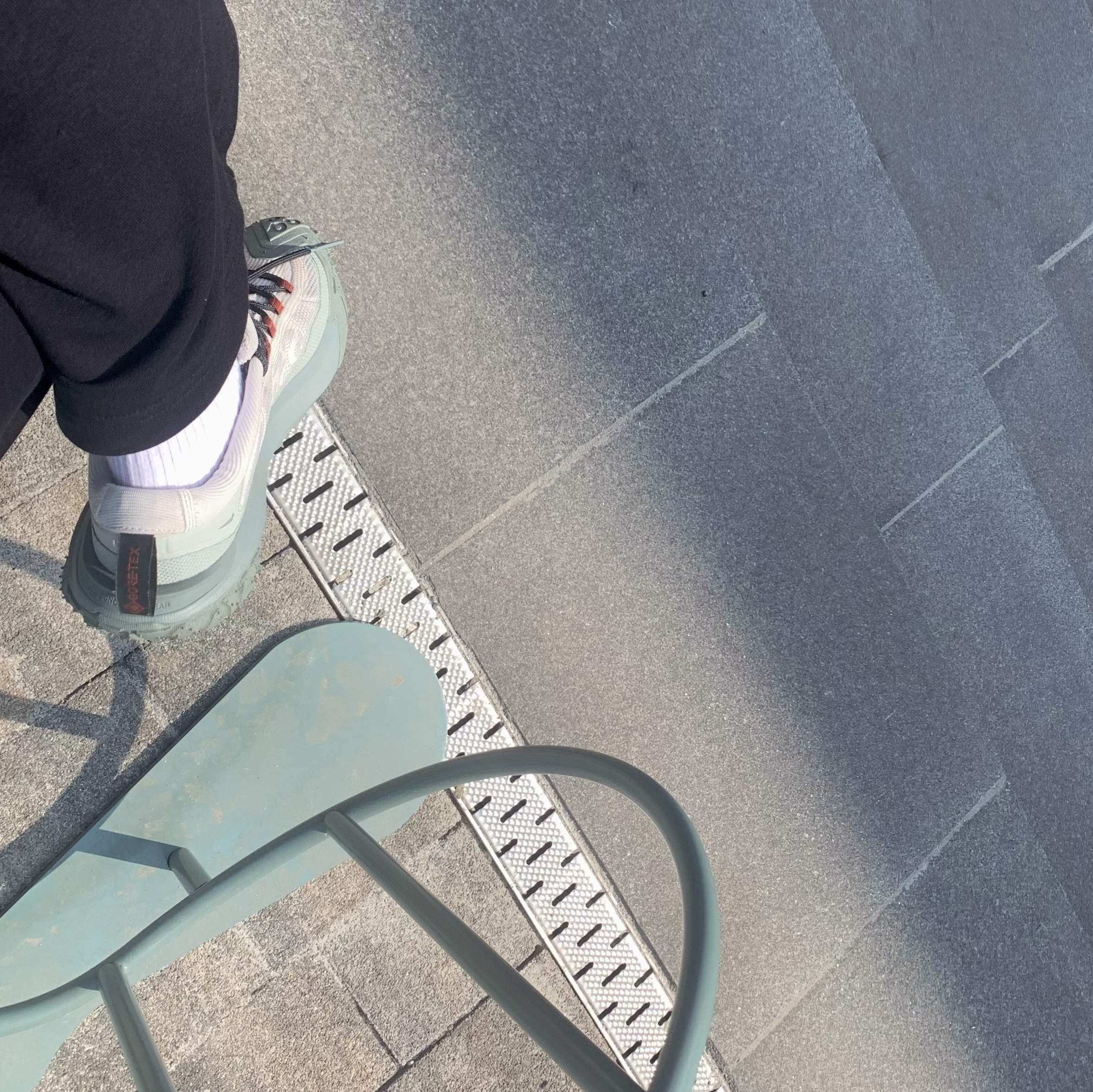 Nike ACG Mountain Fly 2 Low Gore-Tex Phantom Dark Smoke Grey, Dior Oblique Pendant Necklace Silver Finish Brass White Crystals 착용 스타일 - 4