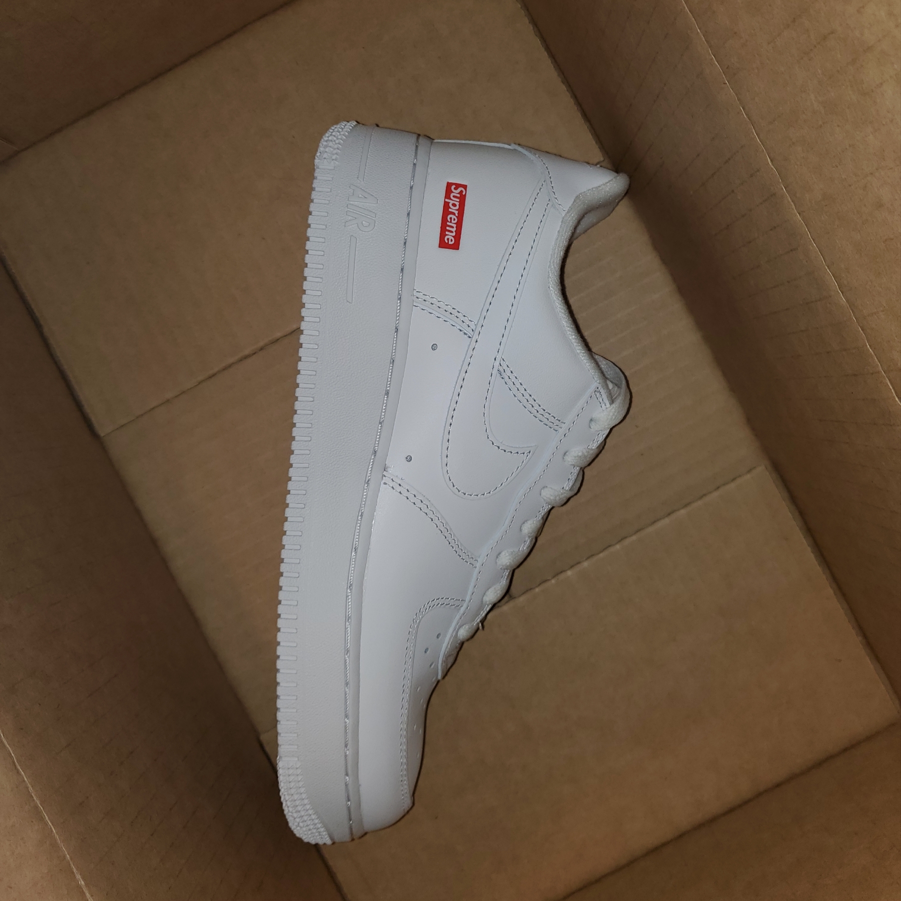 Nike x Supreme Air Force 1 Low White 착용 스타일