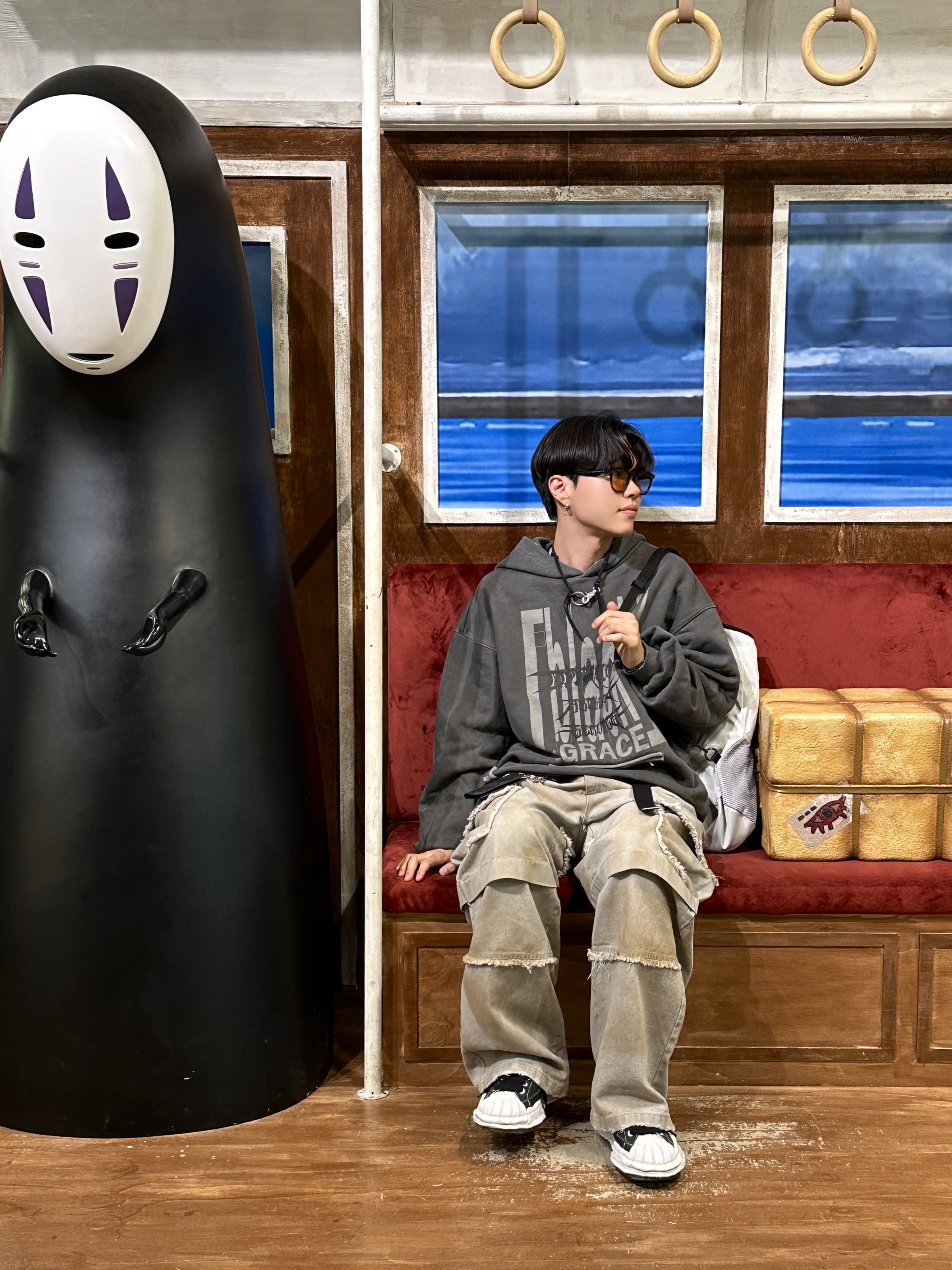 Maison Mihara Yasuhiro Blakey OG STC Sole Paper Like Leather Low-top Sneakers Black 착용 스타일 - 1