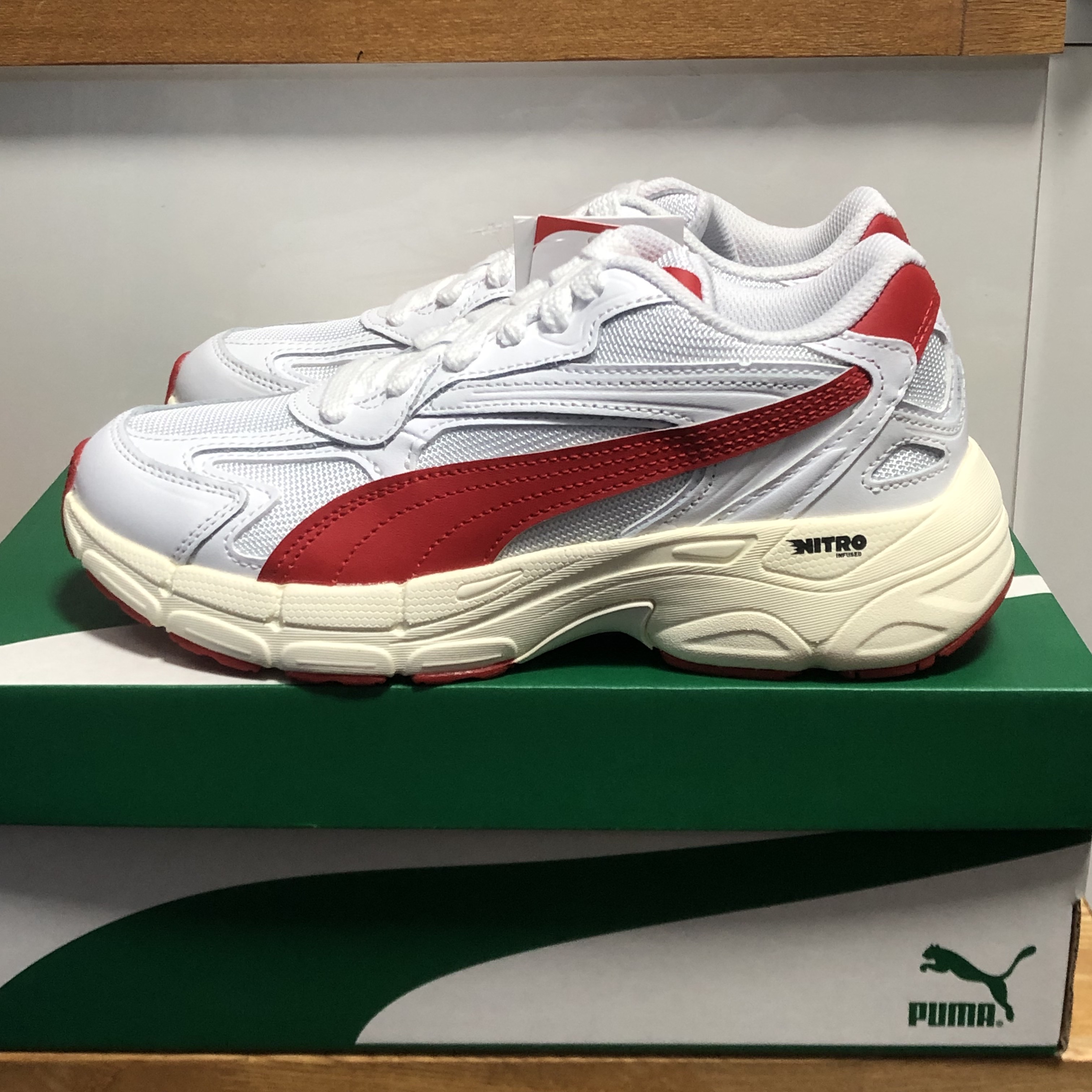 Puma Teveris Nitro White Urban Red 착용 스타일