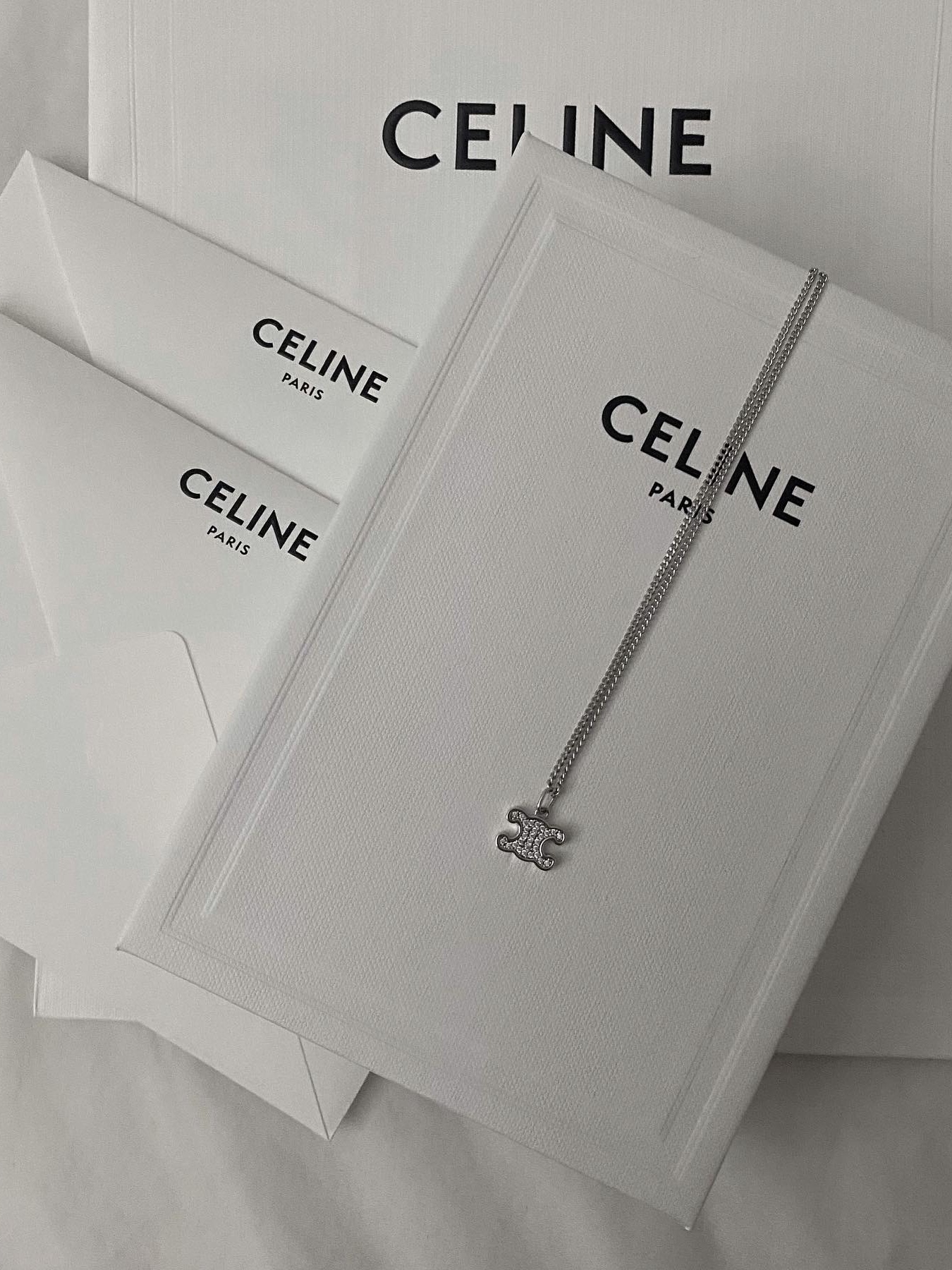 (W) Celine Triomphe Rhinestone Necklace in Brass with Rhodium Finish and Crystals Silver 착용 스타일 - 2