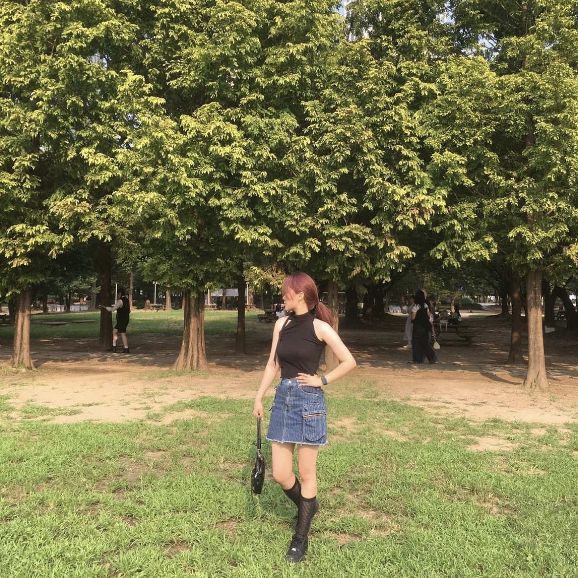 (W) Matin Kim Stripe Cargo Denim Mini Skirt Blue 착용 스타일