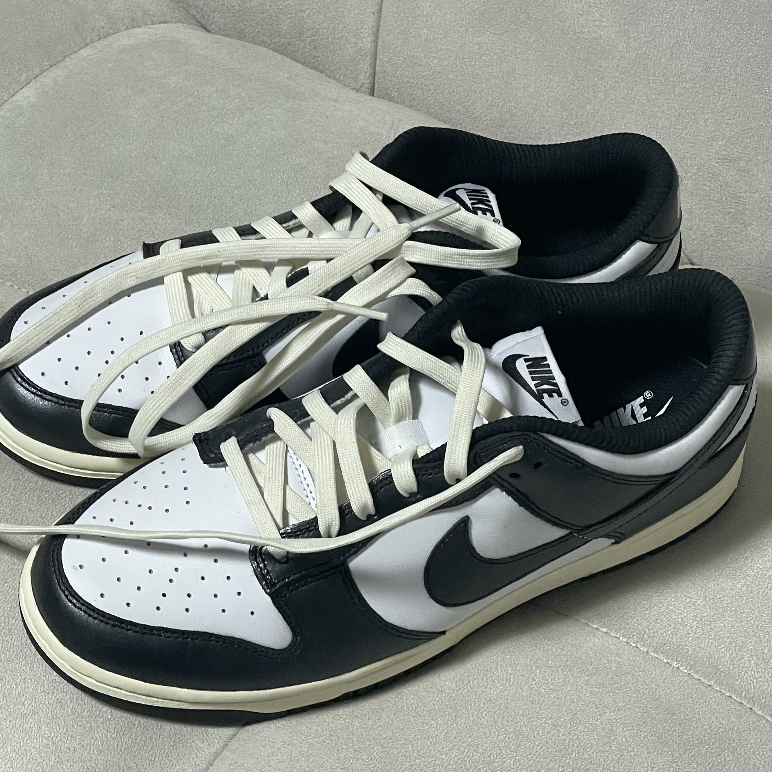 (W) Nike Dunk Low Vintage Black and White 착용 스타일