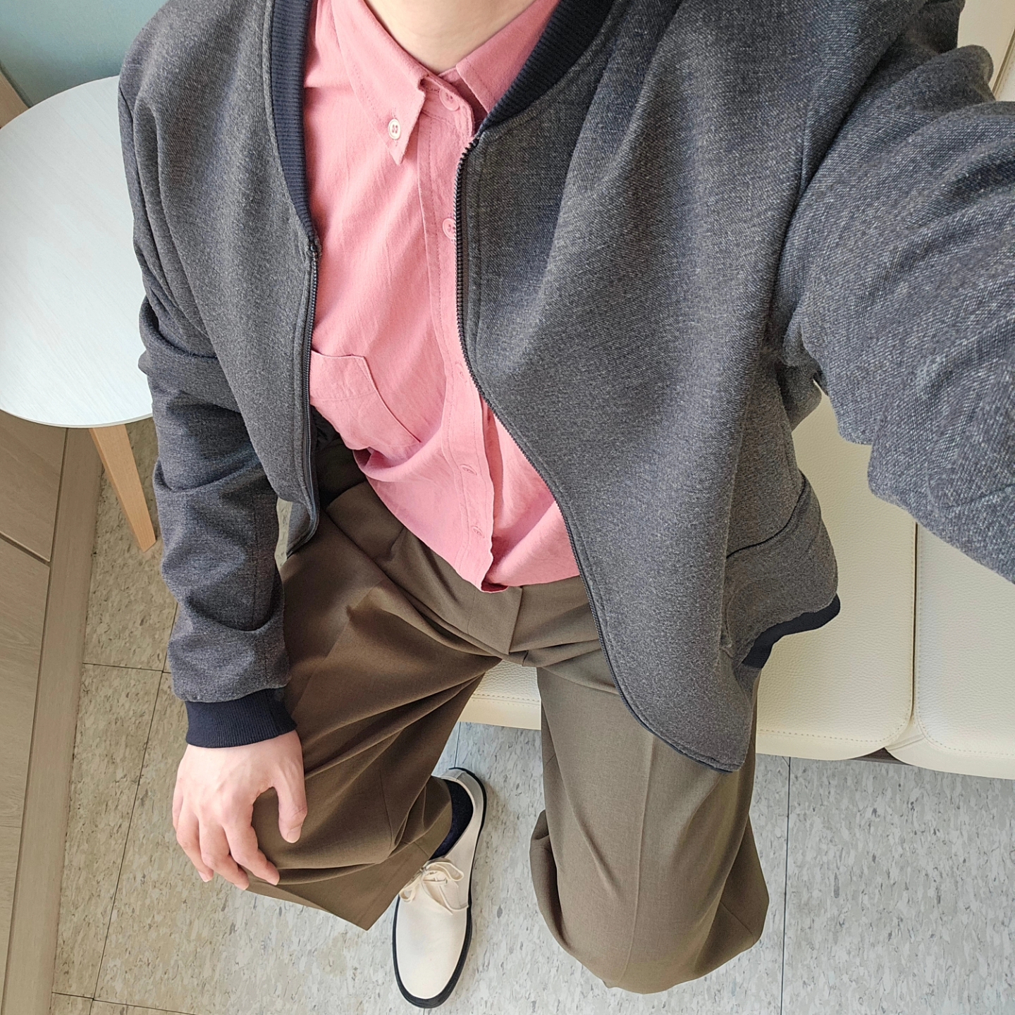 Uniqlo x Marni Wide Fit Pleated Trousers Olive 착용 스타일 - 4
