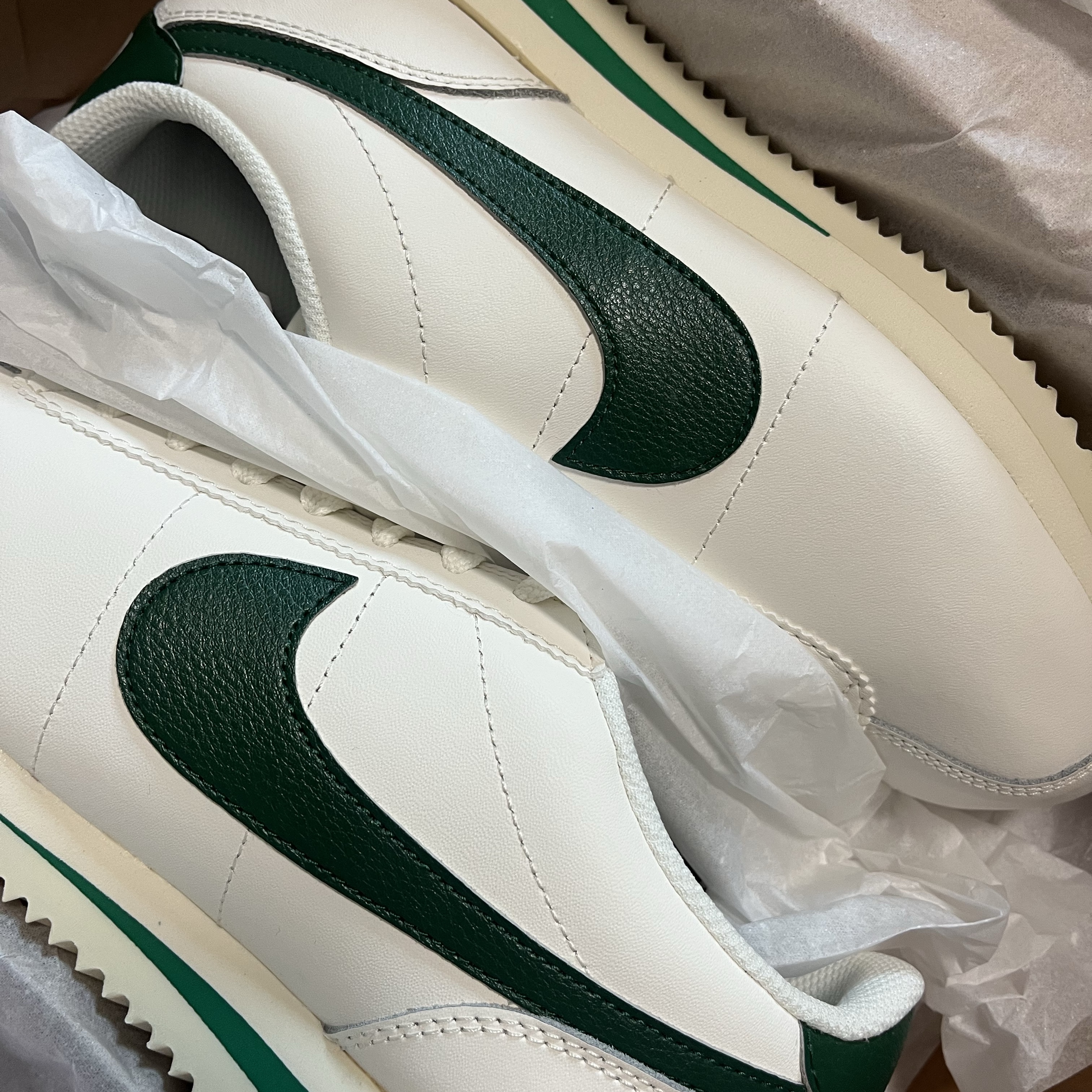 (W) Nike Cortez Gorge Green and Malachite 착용 스타일