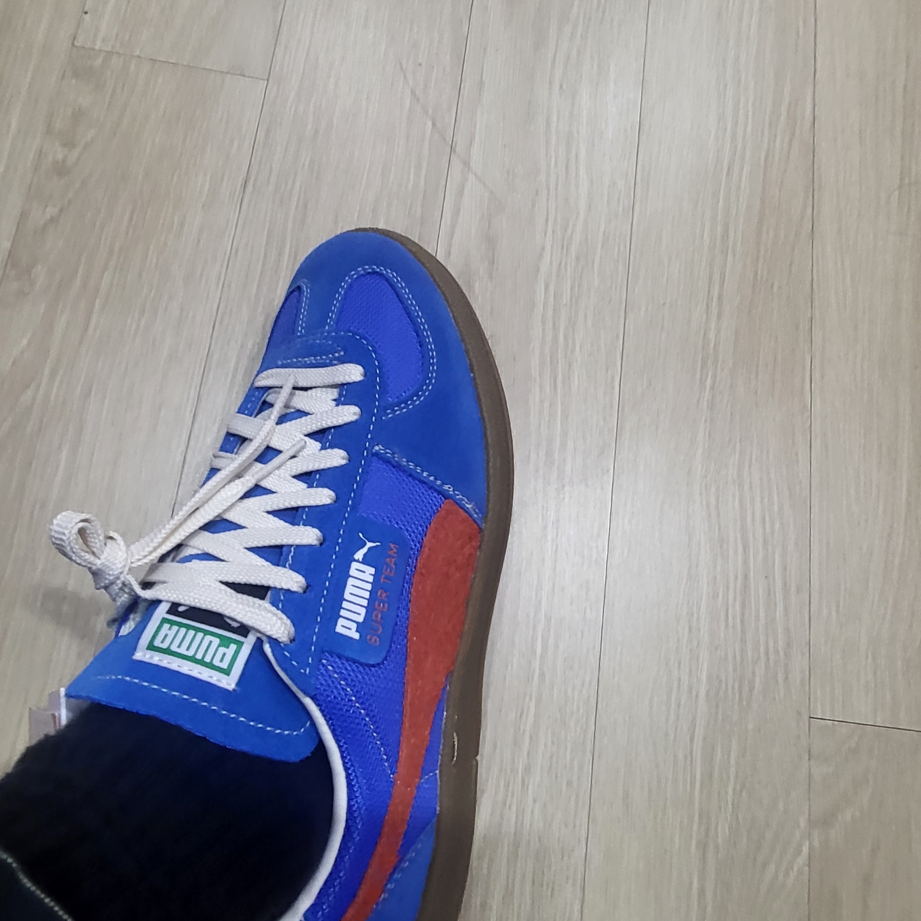 Puma Super Team Handy Ultra Blue Rickie Orange 착용 스타일 - 3