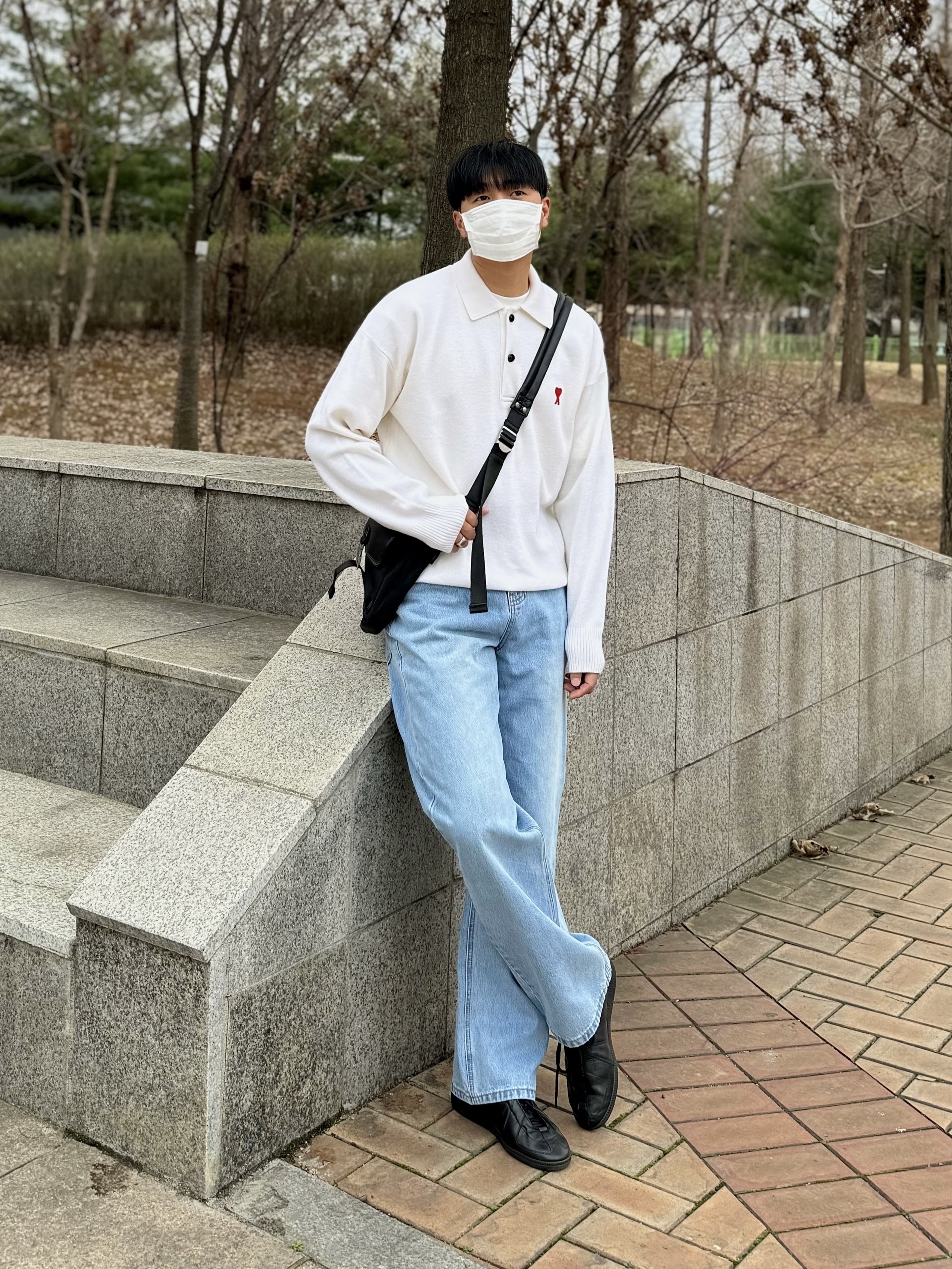 AMI de Coeur Wool Polo Off White 착용 스타일 - 2
