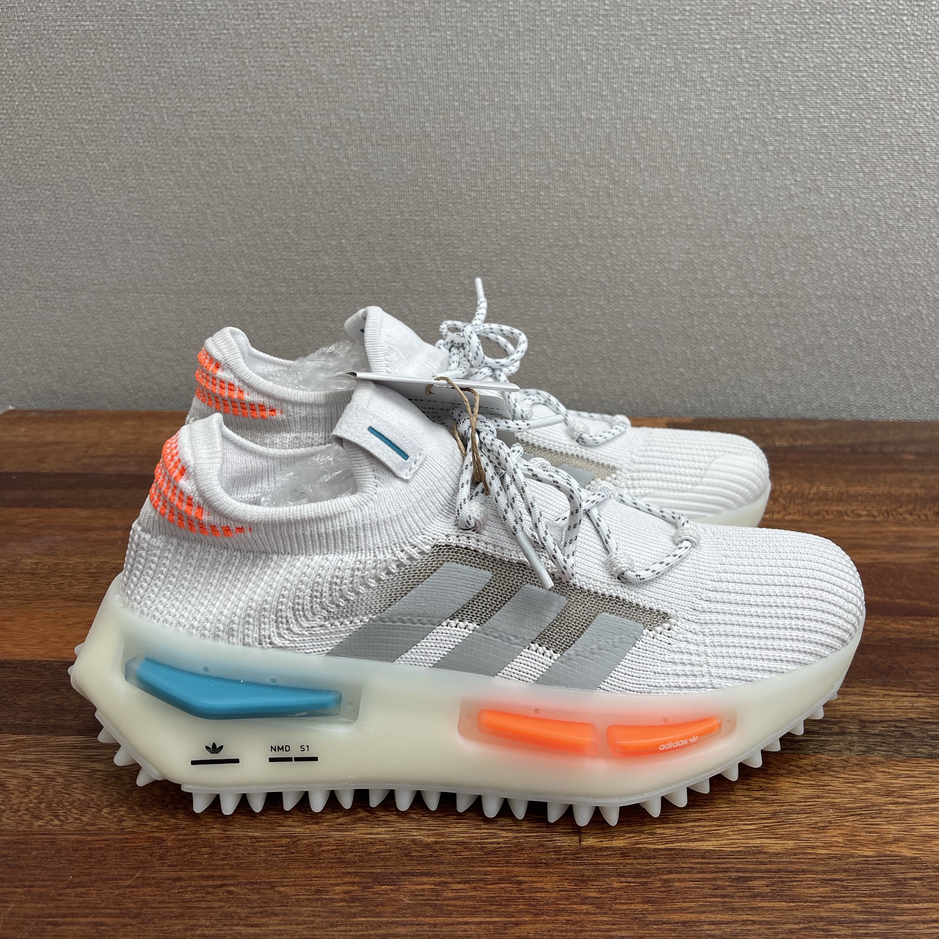 Adidas NMD S1 Cloud White MGH Solid Gray 착용 스타일 - 1