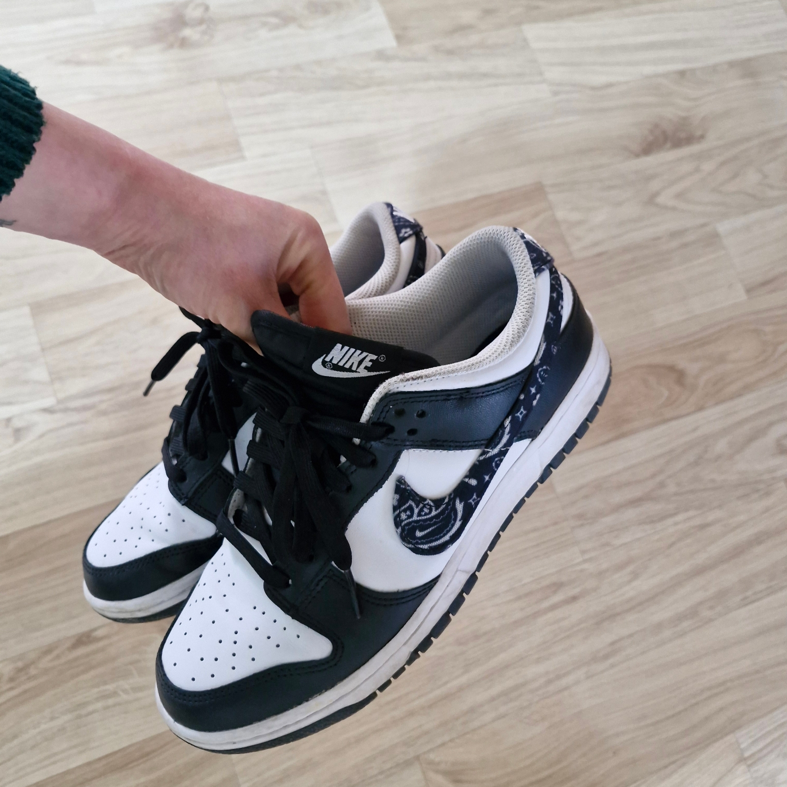 Nike NSW Big Swoosh Woven Jacket Black White Red - Asia, (W) Nike Dunk Low Essential Black Paisley 착용 스타일 - 2
