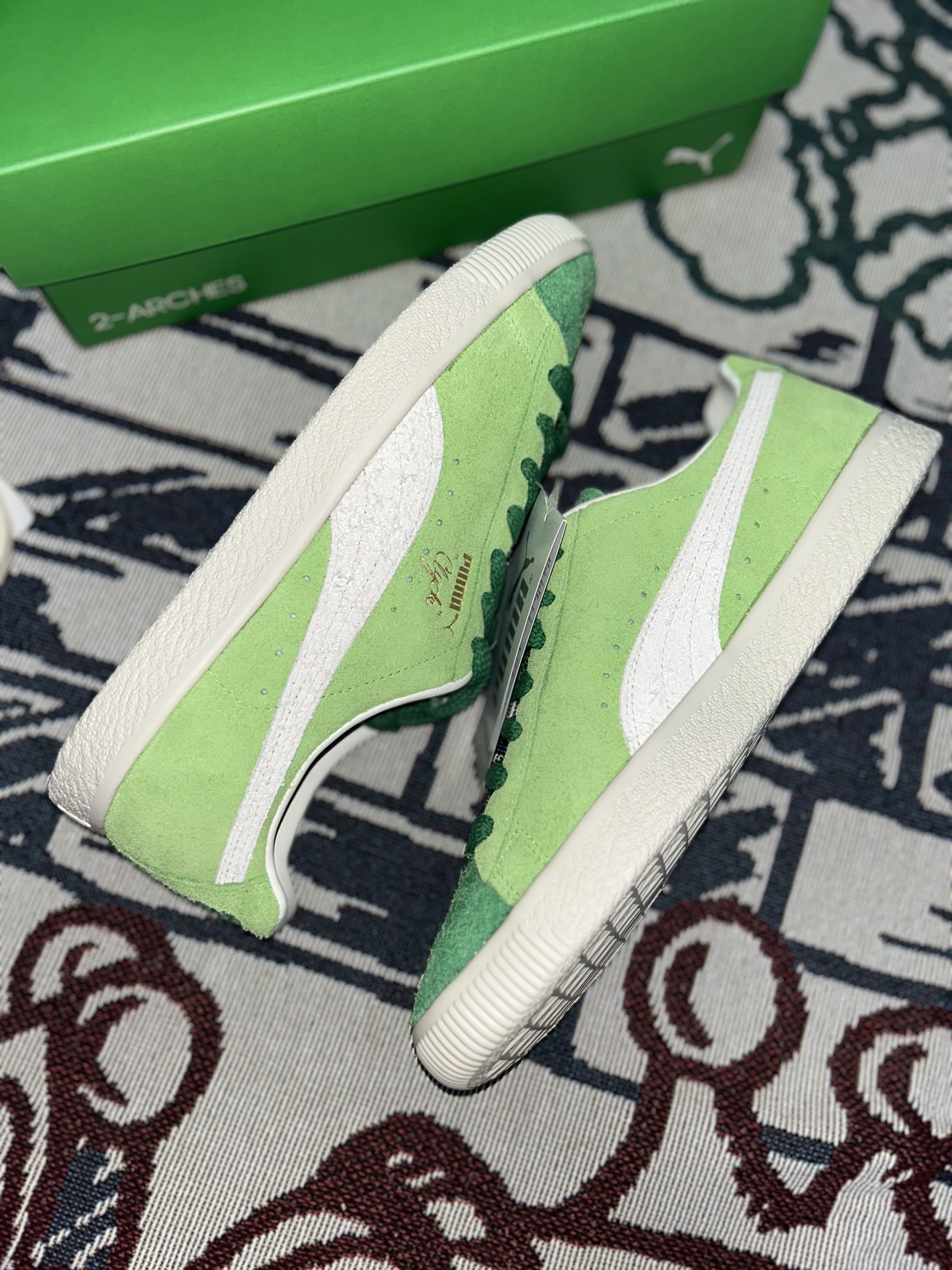Puma x Balansa Clyde Pitch Green Frosted Ivory 착용 스타일 - 4