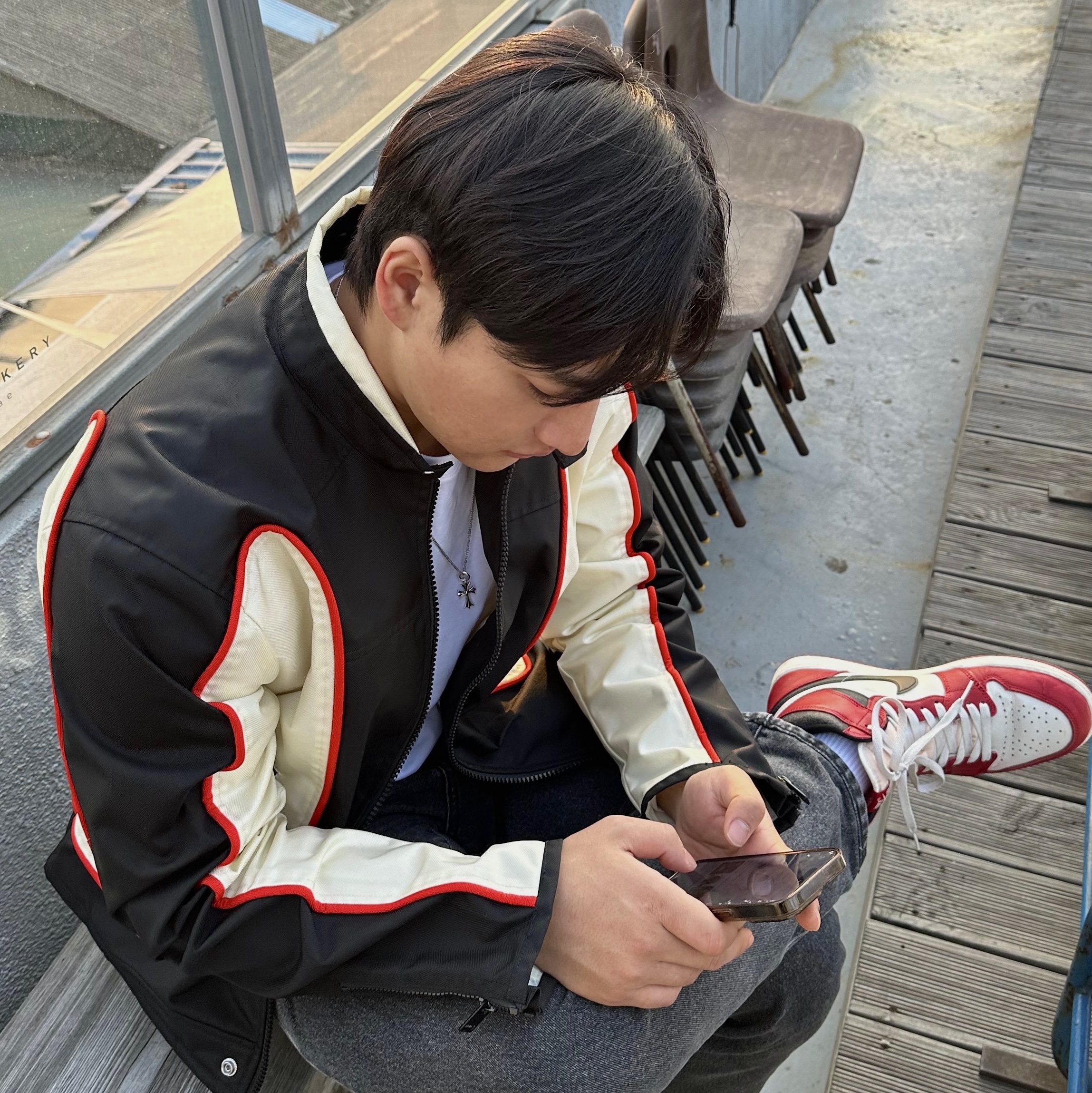 Diesel J-Blink Biker Jacket in Colour-Block Nylon Black White, Jordan 1 Retro High OG Chicago 2022 착용 스타일